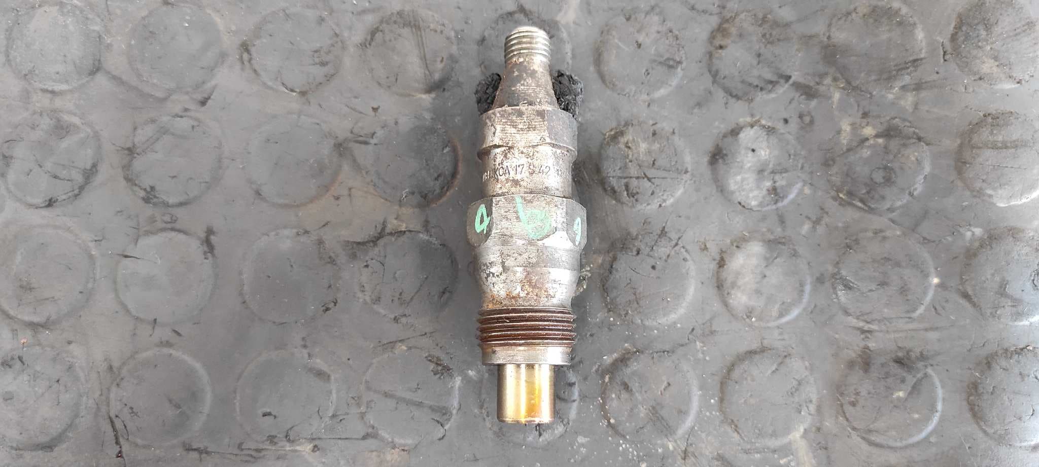 Recambio de INYECTOR para NISSAN TERRANO/TERRANO.II (R20) Comfort TD27 referencia OEM IAM KCA17S42   - BLANCO