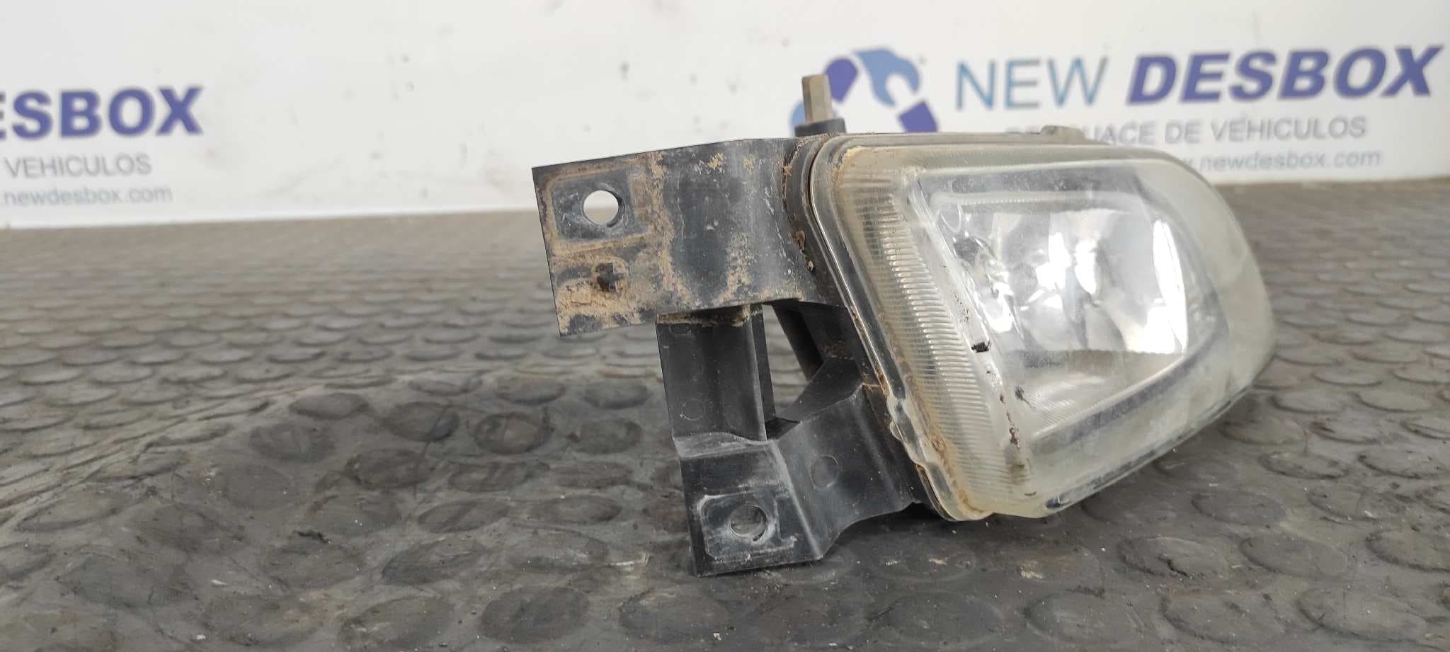 Recambio de FARO ANTINIEBLA DERECHO para FIAT BRAVO (198) 1.6 16V Multijet Easy (77kW) 198A3000 referencia OEM IAM 51775551   - ROJO 4