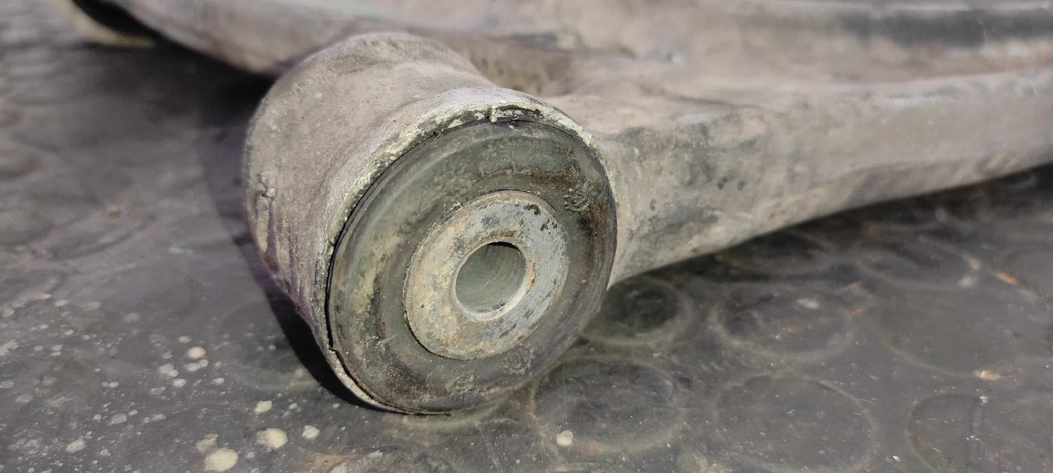 Recambio de BRAZO DERECHO INFERIOR DELANTERO para VOLKSWAGEN PASSAT BERLINA (3C2) 1.9 TDI BKC referencia OEM IAM 3C0407153B   - PLATA 4