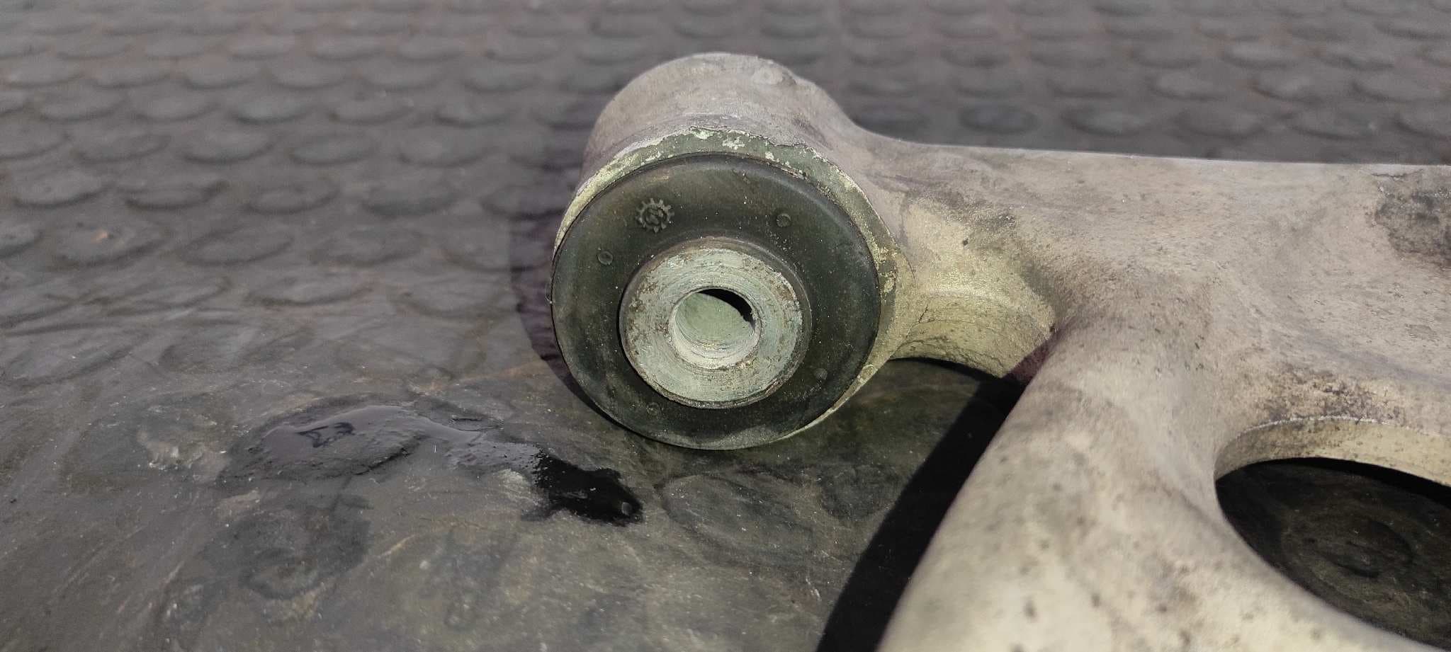 Recambio de BRAZO IZQUIERDO INFERIOR DELANTERO para VOLKSWAGEN PASSAT BERLINA (3C2) 1.9 TDI BKC referencia OEM IAM 3C0407153B   - PLATA 3