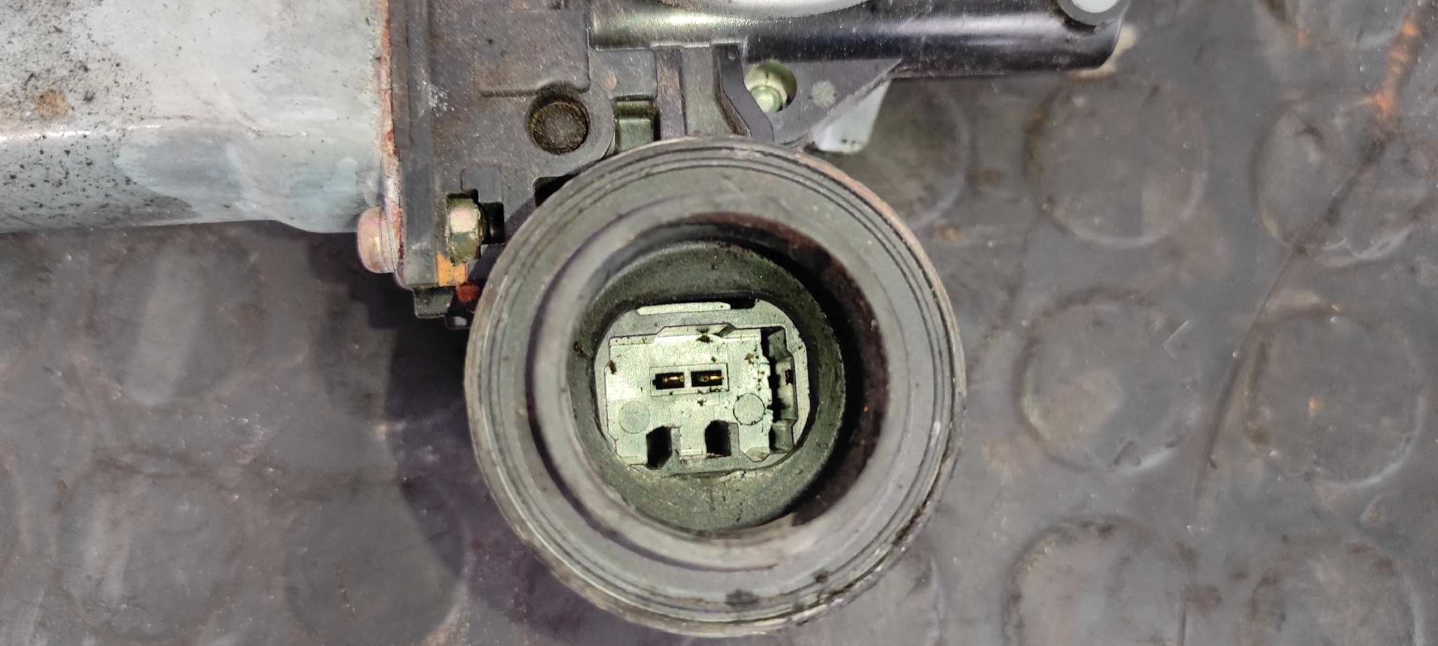 Recambio de ELEVALUNAS TRASERO DERECHO para TOYOTA RAV 4 (A2) 1AZFE referencia OEM IAM 8571042070   - GRIS PLATA 4