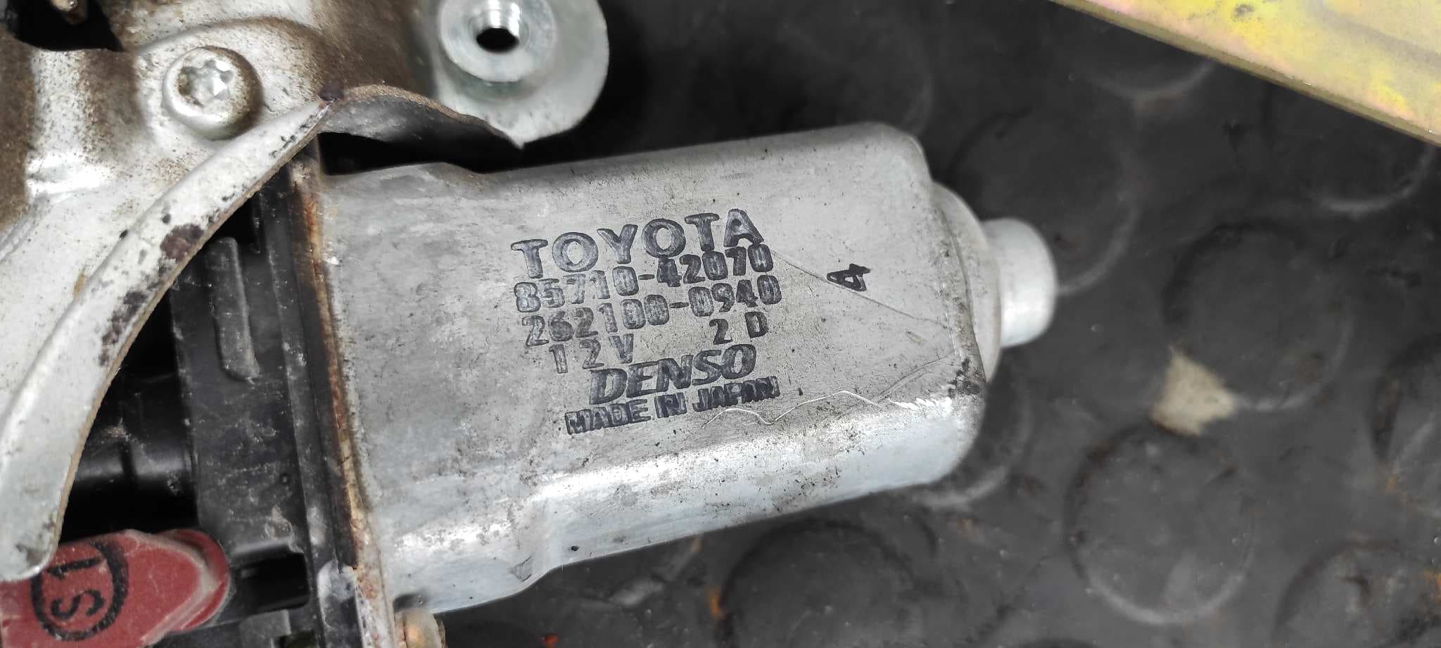Recambio de ELEVALUNAS TRASERO DERECHO para TOYOTA RAV 4 (A2) 1AZFE referencia OEM IAM 8571042070   - GRIS PLATA 5