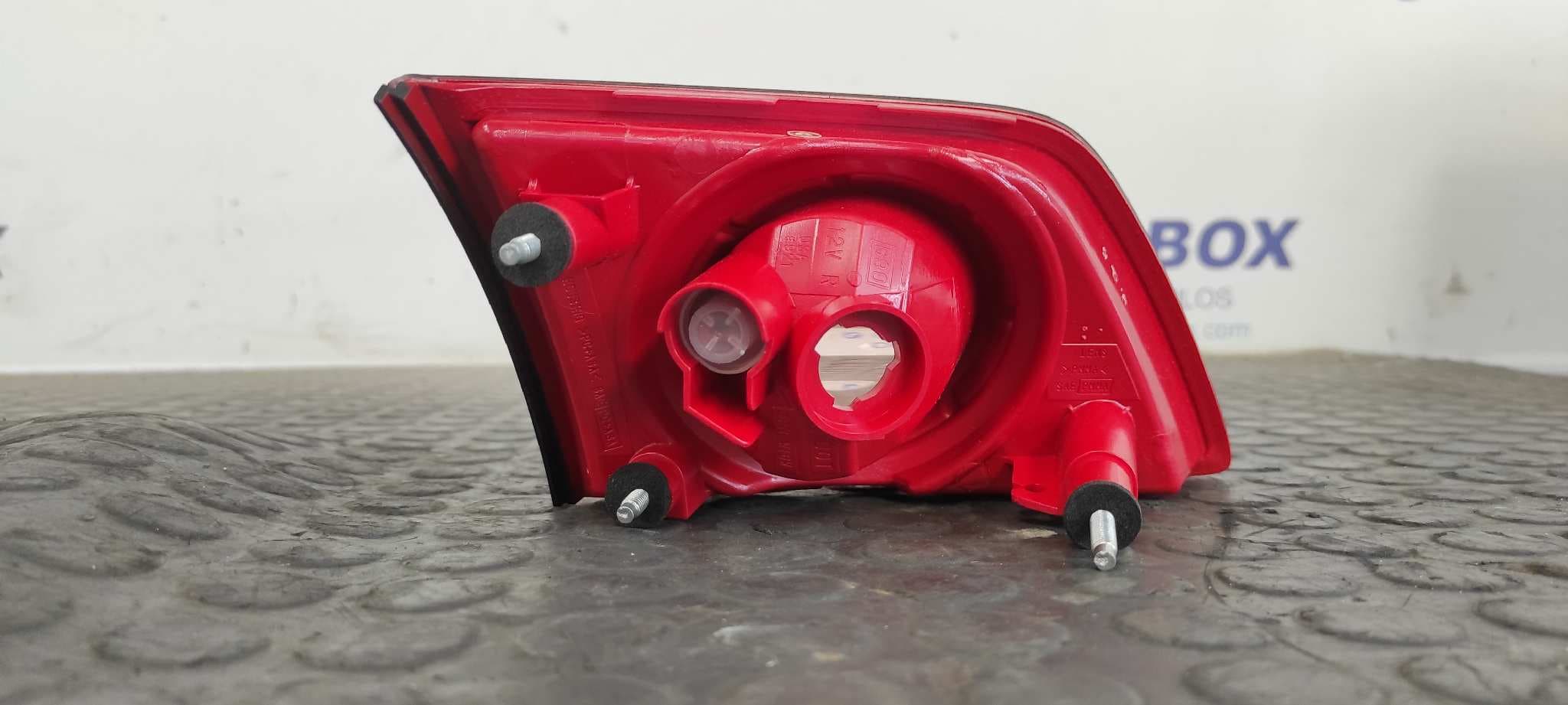 Recambio de PILOTO PORTON DERECHO para INFINITI FX FX45 referencia OEM IAM 26544CG00A 8