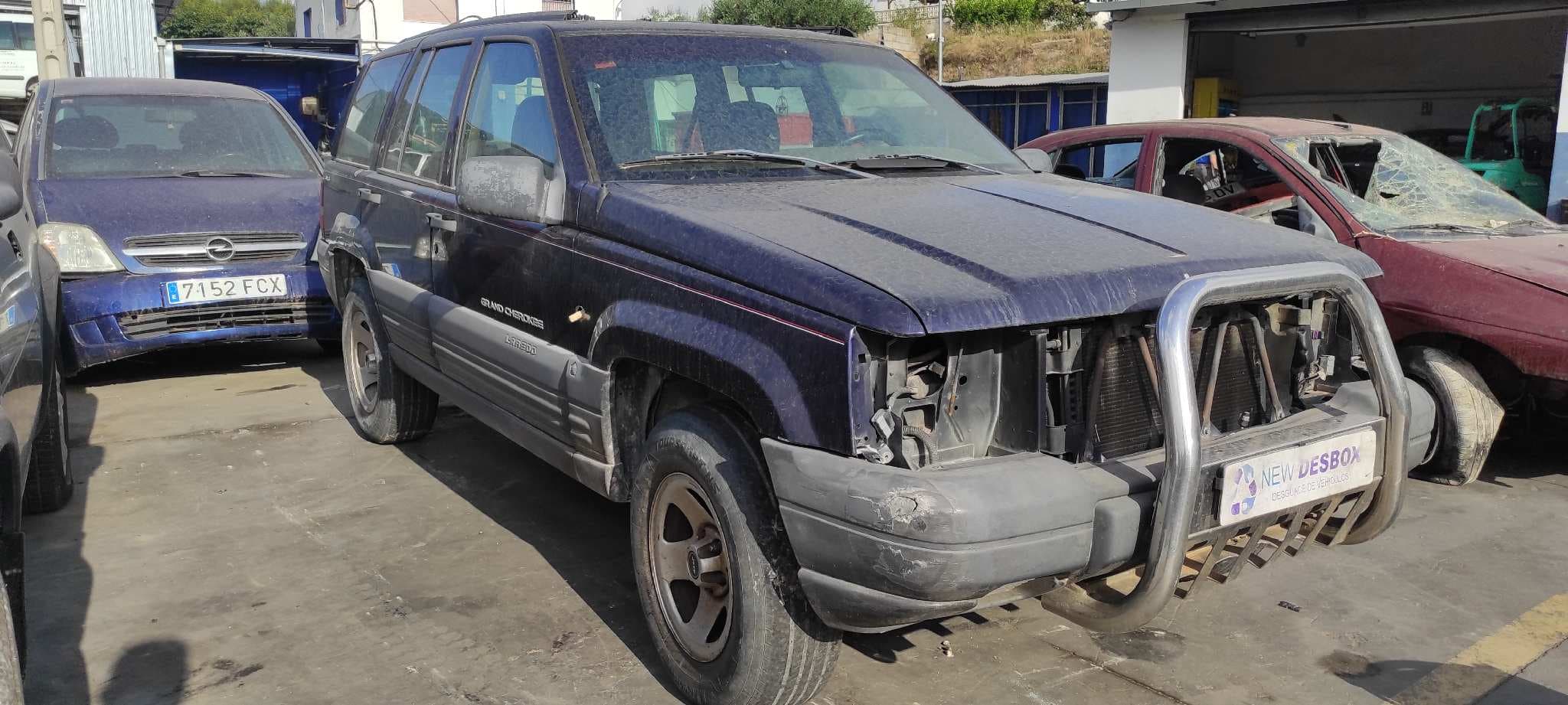 Recambio de PARAGOLPES DELANTERO para CHRYSLER JEEP GR.CHEROKEE (ZJ)/(Z) 2.5 TD Canyon DM52 referencia OEM IAM   - AZUL