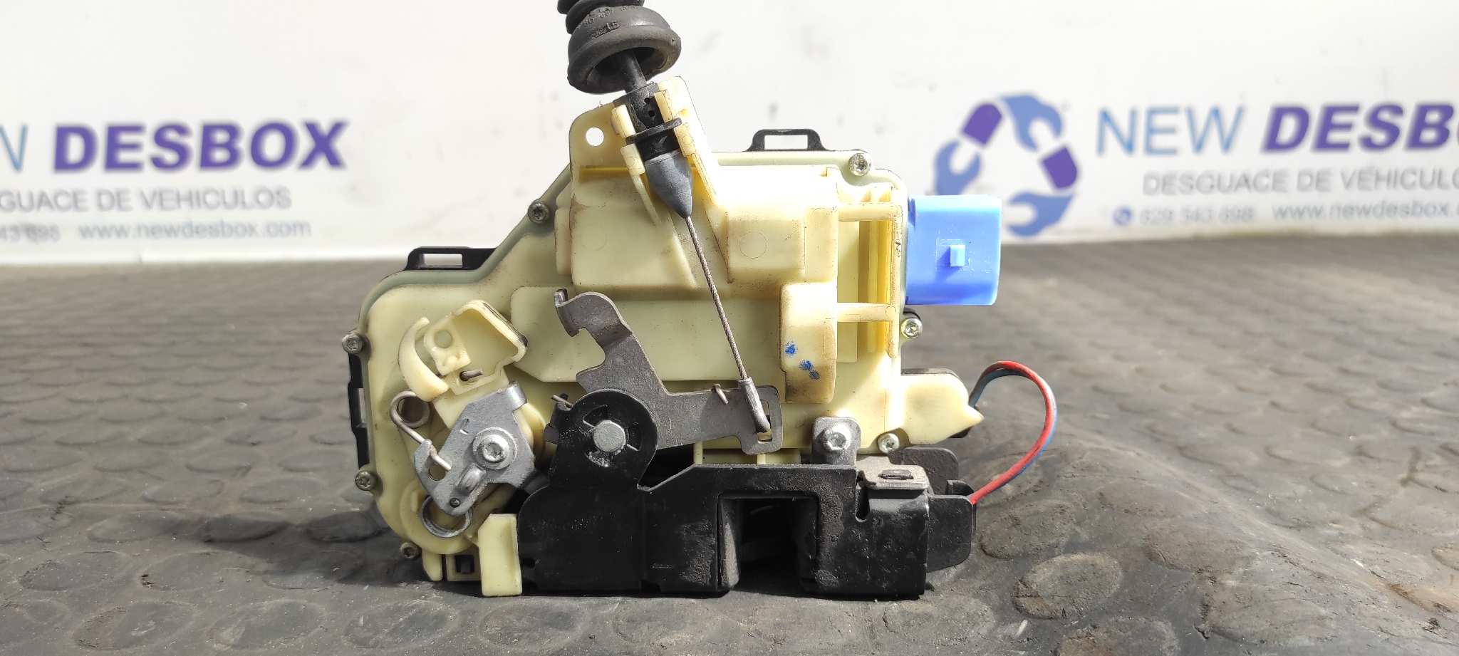 Recambio de CERRADURA PUERTA DELANTERA IZQUIERDA para SEAT IBIZA (6L1) BXW referencia OEM IAM C3B1837015AQ   - BLANCO 4