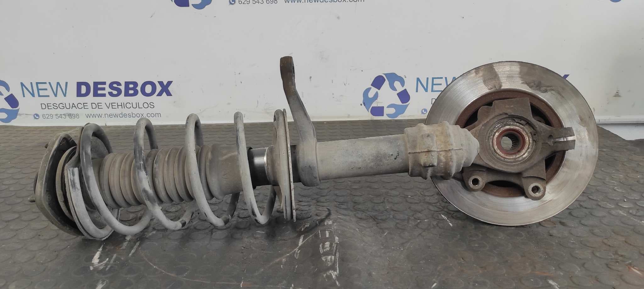 Recambio de MANGUETA DELANTERA DERECHA para PEUGEOT 106 (S1) Kid VJZ referencia OEM IAM    - VERDE