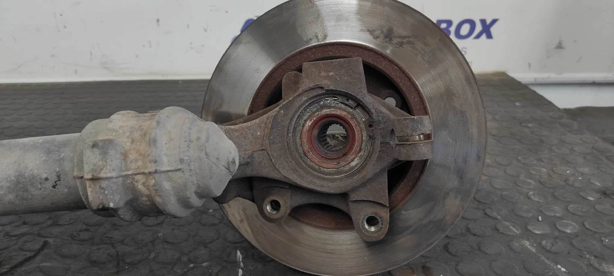 Recambio de MANGUETA DELANTERA DERECHA para PEUGEOT 106 (S1) Kid VJZ referencia OEM IAM    - VERDE 6