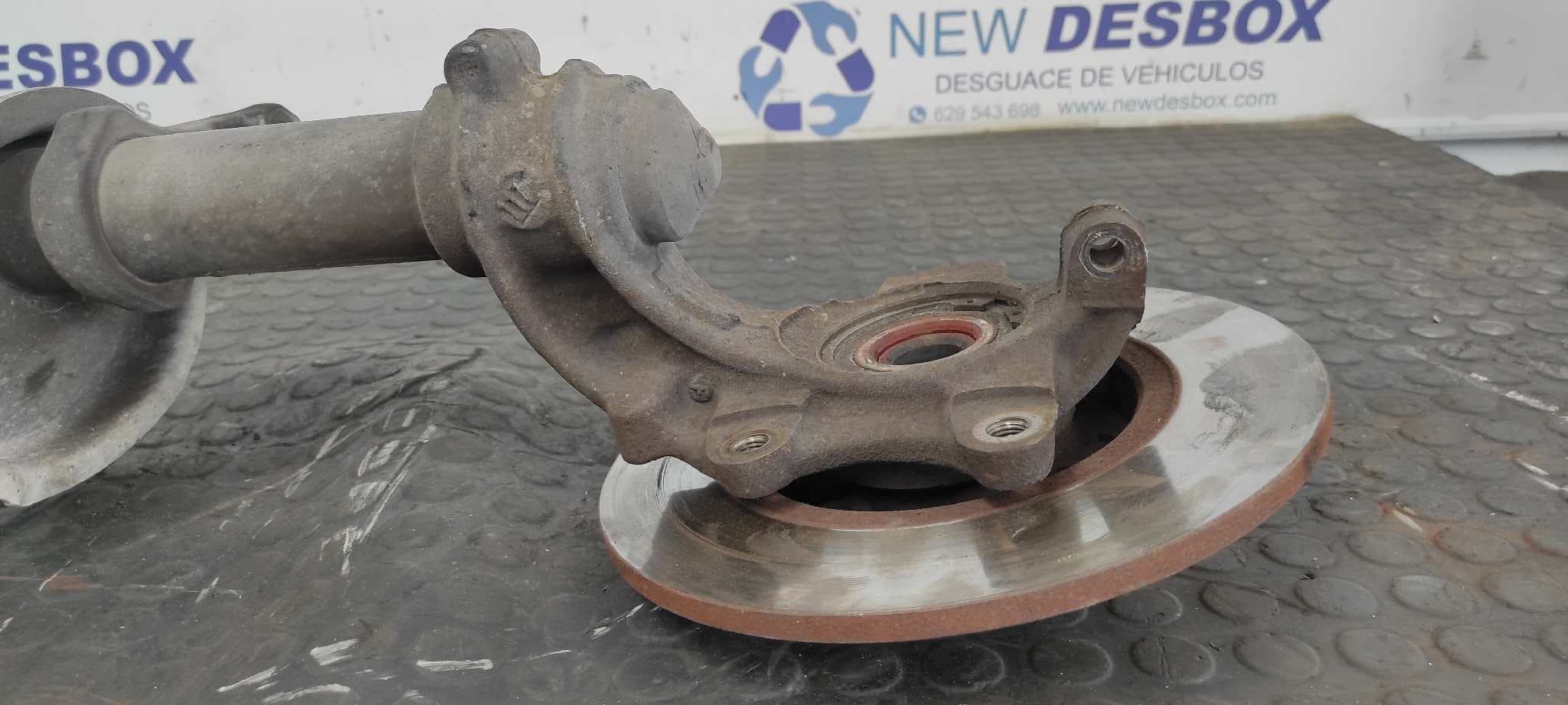 Recambio de MANGUETA DELANTERA DERECHA para PEUGEOT 106 (S1) Kid VJZ referencia OEM IAM    - VERDE 2