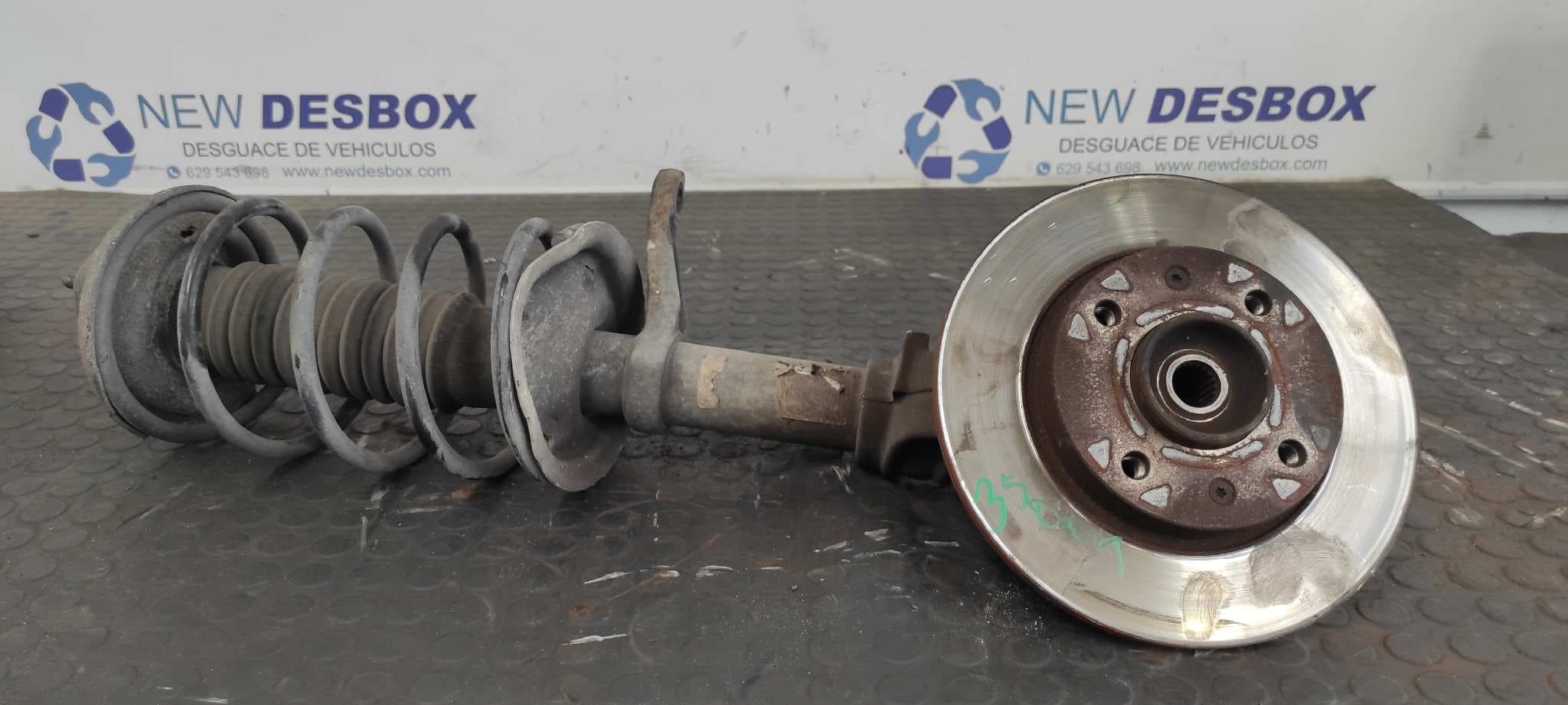 Recambio de MANGUETA DELANTERA IZQUIERDA para PEUGEOT 106 (S1) Kid VJZ referencia OEM IAM    - VERDE 3