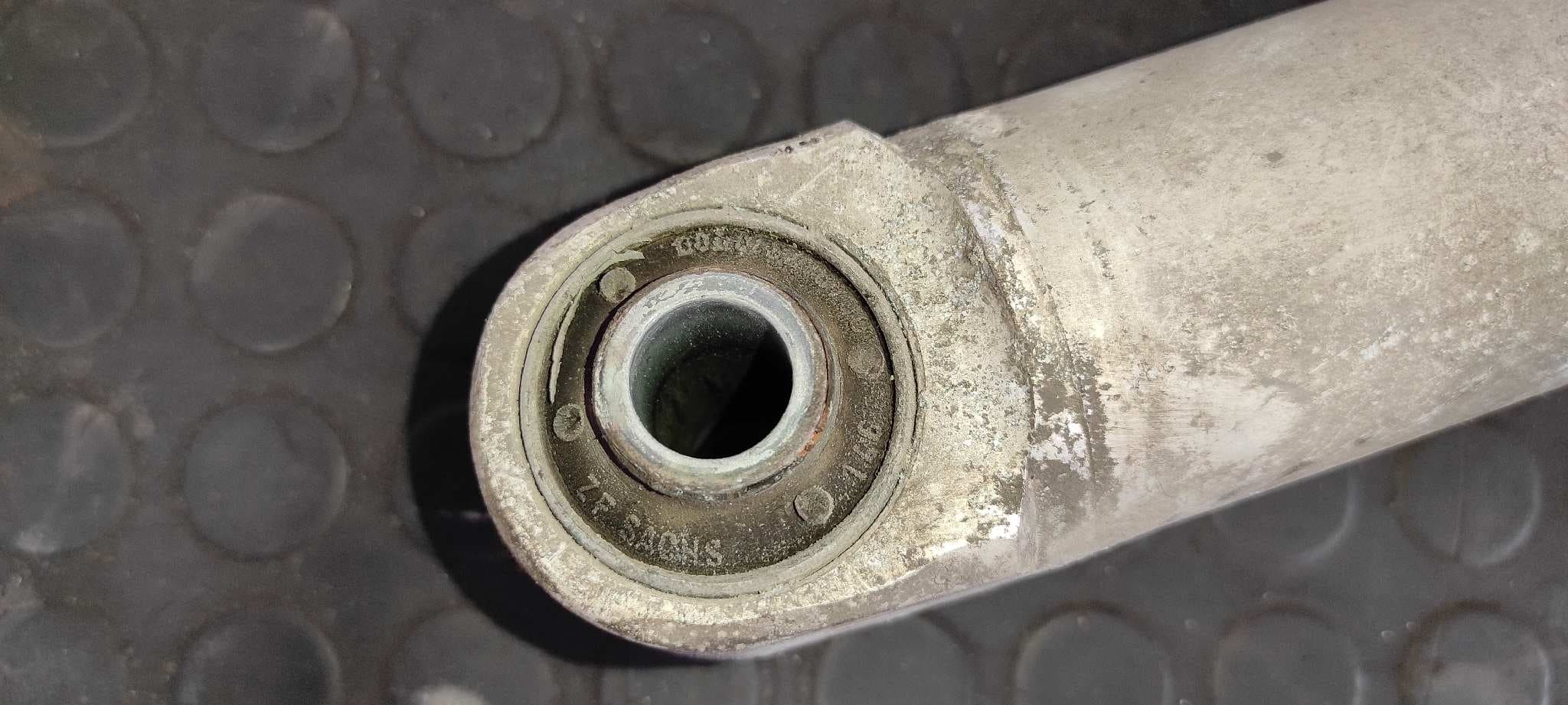 Recambio de AMORTIGUADOR TRASERO IZQUIERDO para BMW SERIE 5 BERLINA (E39) 525d M57256D1 referencia OEM IAM 814903557168   - DORADO 2
