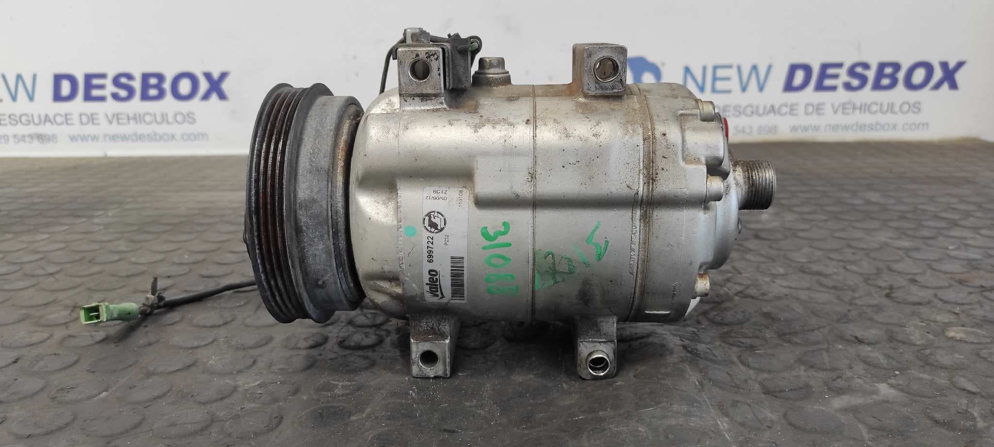 Recambio de COMPRESOR AIRE ACONDICIONADO para VOLKSWAGEN PASSAT BERLINA (3B2) * AHU referencia OEM IAM VALEO 699722   - AZUL