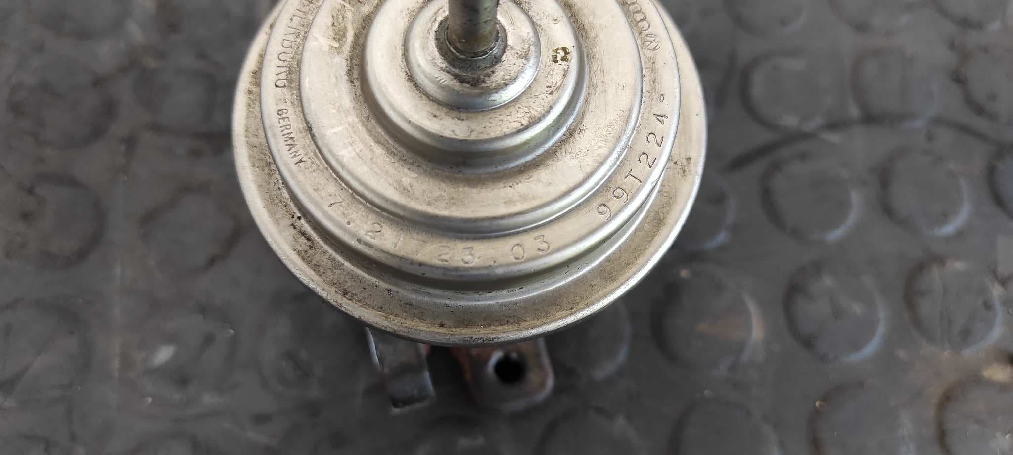 Recambio de VALVULA EGR para VOLKSWAGEN PASSAT BERLINA (3B2) * AHU referencia OEM IAM 028131501E   - AZUL 2