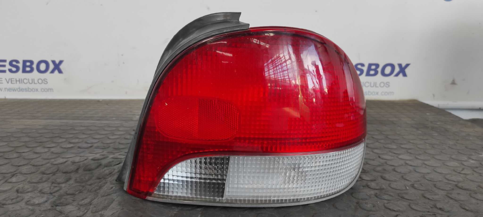 Recambio de PILOTO TRASERO DERECHO para HYUNDAI ACCENT (X3) 1.3 12V CAT G4EH referencia OEM IAM 92402225   - BLANCO
