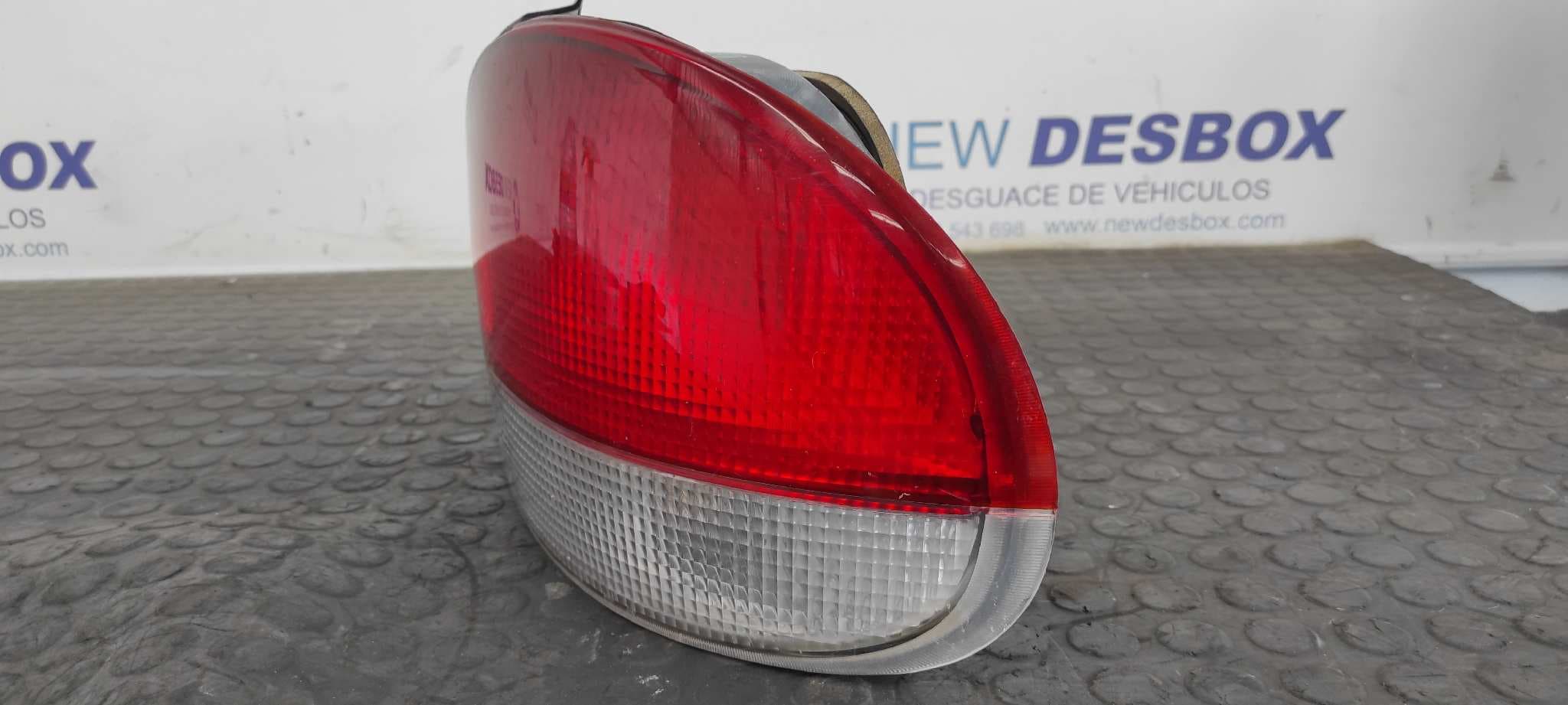 Recambio de PILOTO TRASERO DERECHO para HYUNDAI ACCENT (X3) 1.3 12V CAT G4EH referencia OEM IAM 92402225   - BLANCO 7