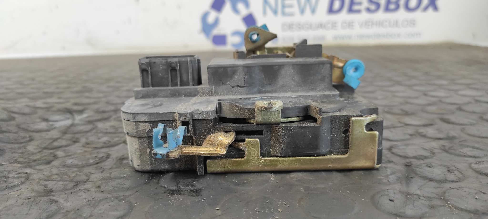 Recambio de CERRADURA PUERTA DELANTERA DERECHA para PEUGEOT PARTNER (S1) Break WJYDW8B referencia OEM IAM    - BLANCO 3