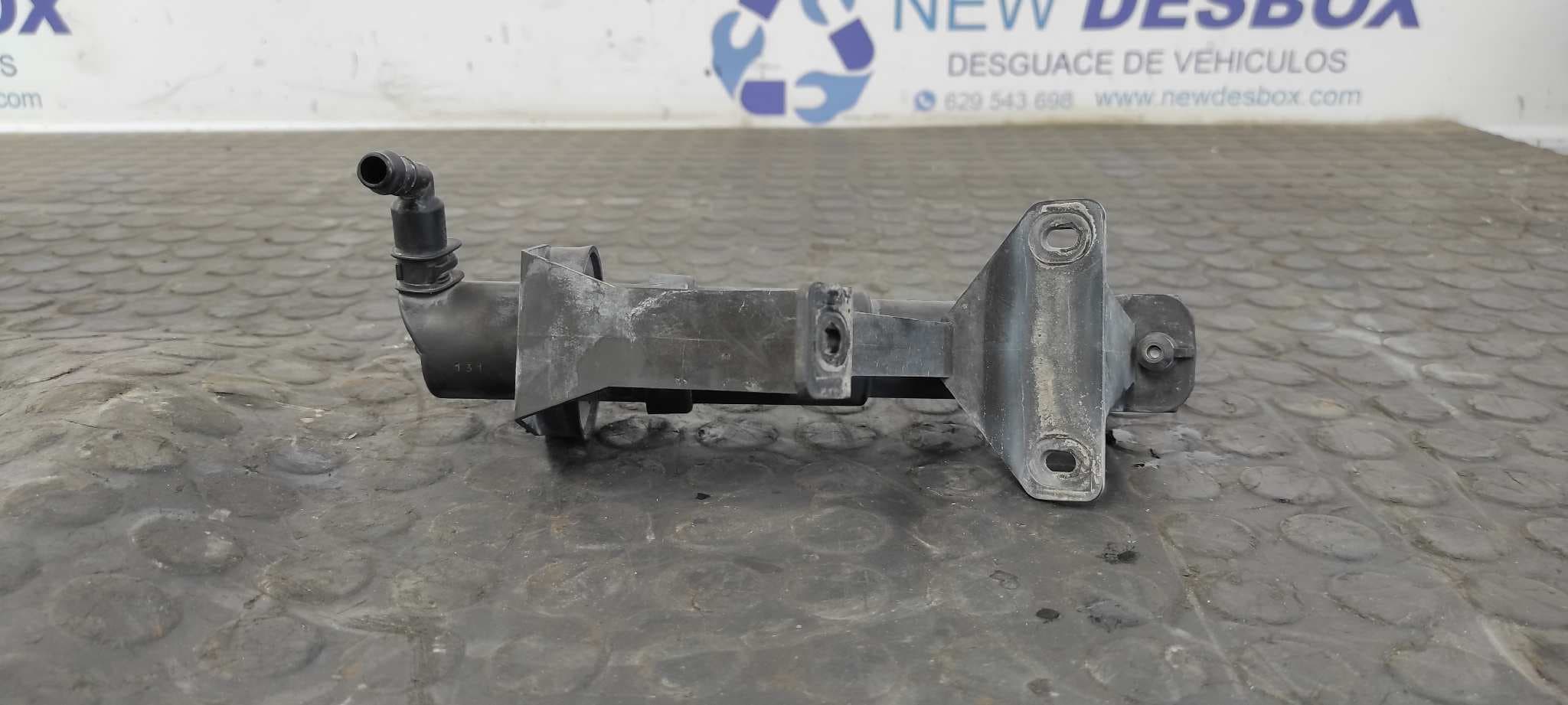 Recambio de LAVAFAROS IZQUIERDO  para MERCEDES-BENZ CLASE CL (W215) COUPE 500 (215.375) M113960 referencia OEM IAM HELLA   - NEGRO 4