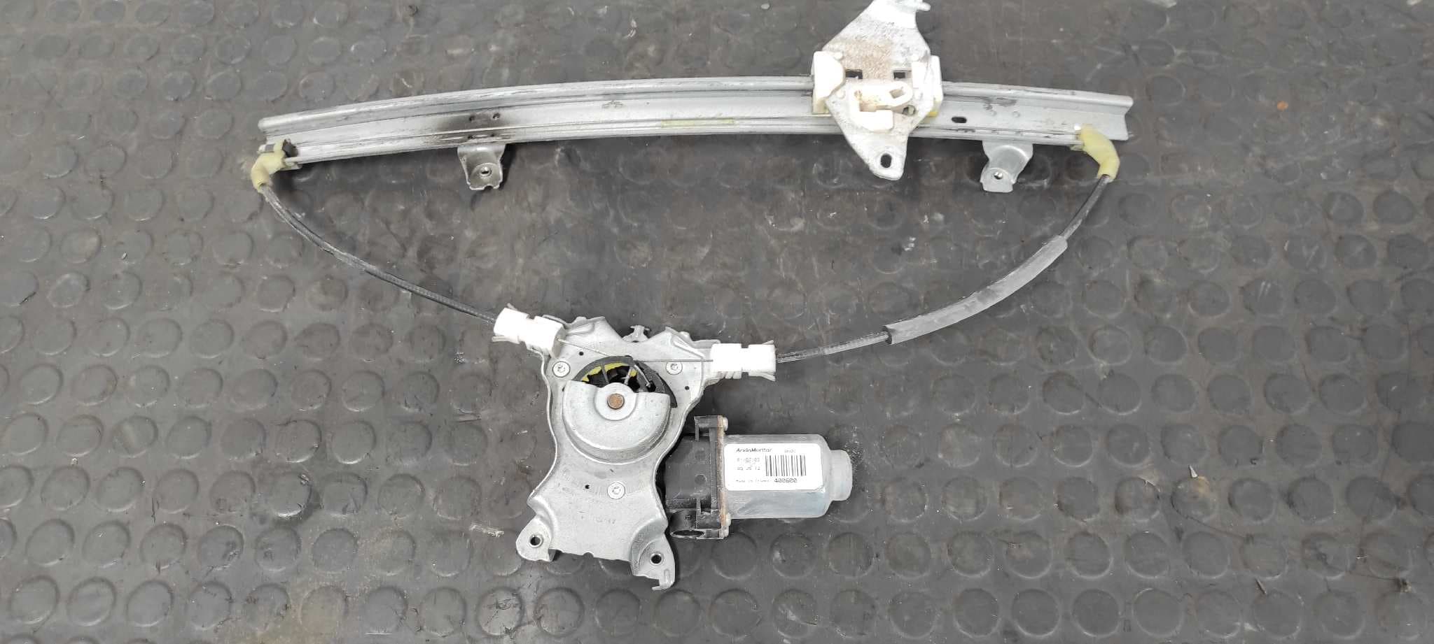 Recambio de ELEVALUNAS DELANTERO DERECHO para NISSAN ALMERA (N16/E) 2.2 dCi Diesel CAT YD22DDT referencia OEM IAM 114726   - GRIS