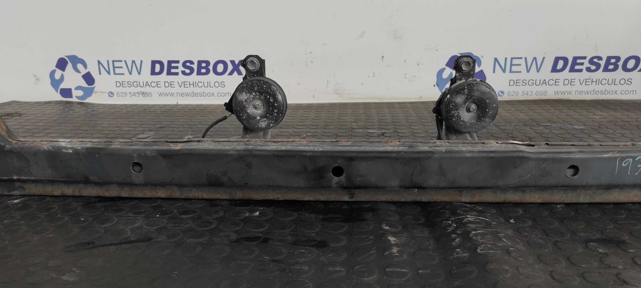 Recambio de REFUERZO PARAGOLPES DELANTERO para TOYOTA RAV 4 (A2) 1AZFE referencia OEM IAM    - GRIS PLATA 3