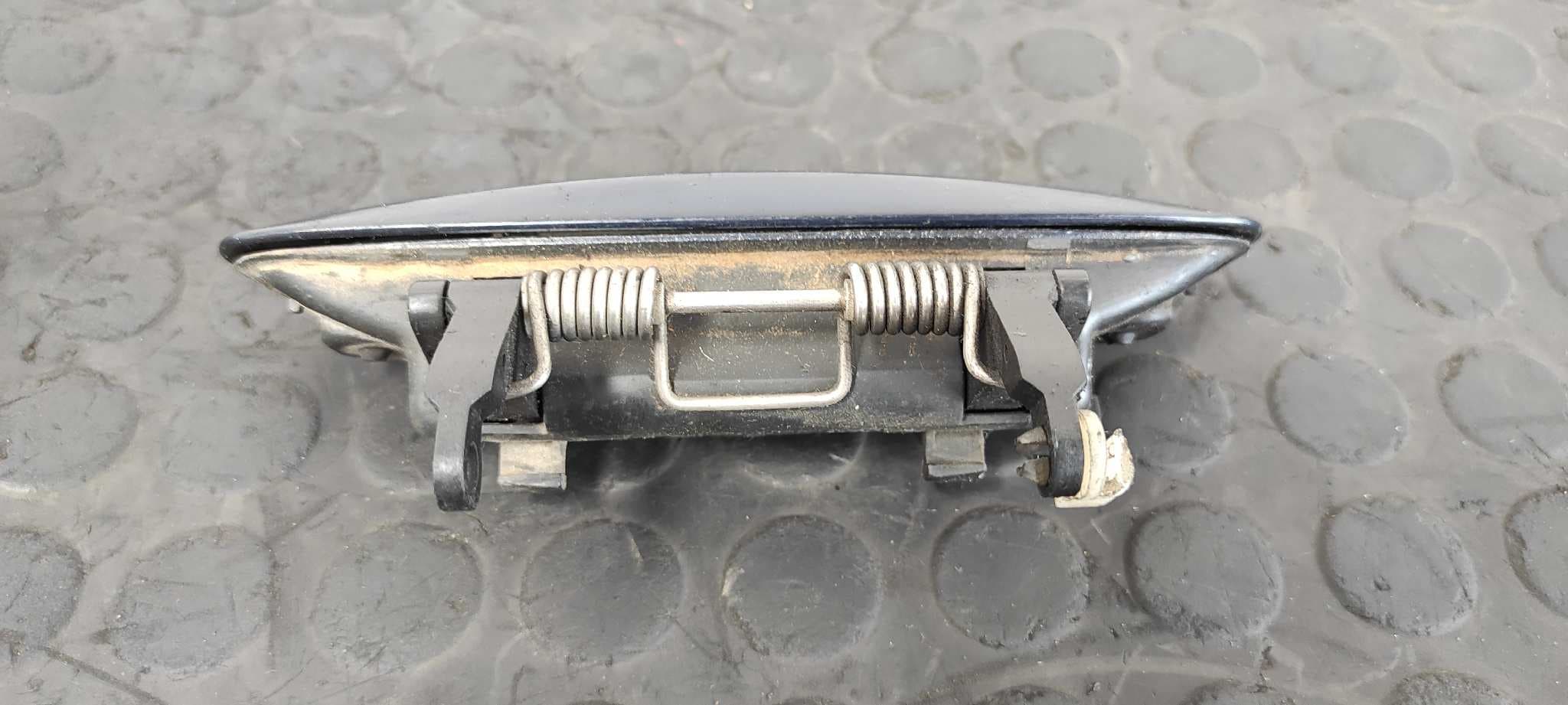Recambio de MANETA DELANTERA DERECHA para AUDI A3 SPORTBACK (8P) 2.0 TDI BKD referencia OEM IAM 8E0839207   - BLANCO 5