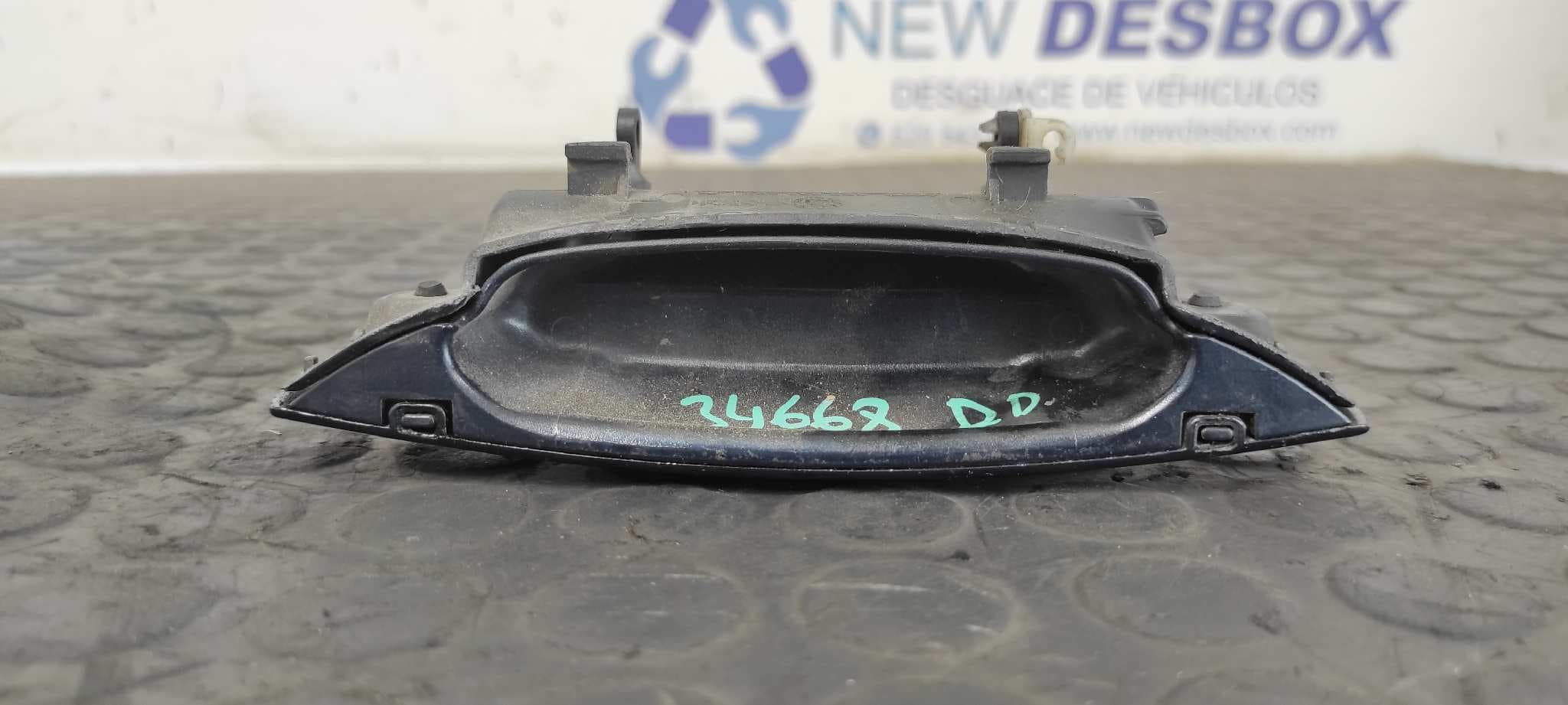 Recambio de MANETA DELANTERA DERECHA para AUDI A3 SPORTBACK (8P) 2.0 TDI BKD referencia OEM IAM 8E0839207   - BLANCO 7