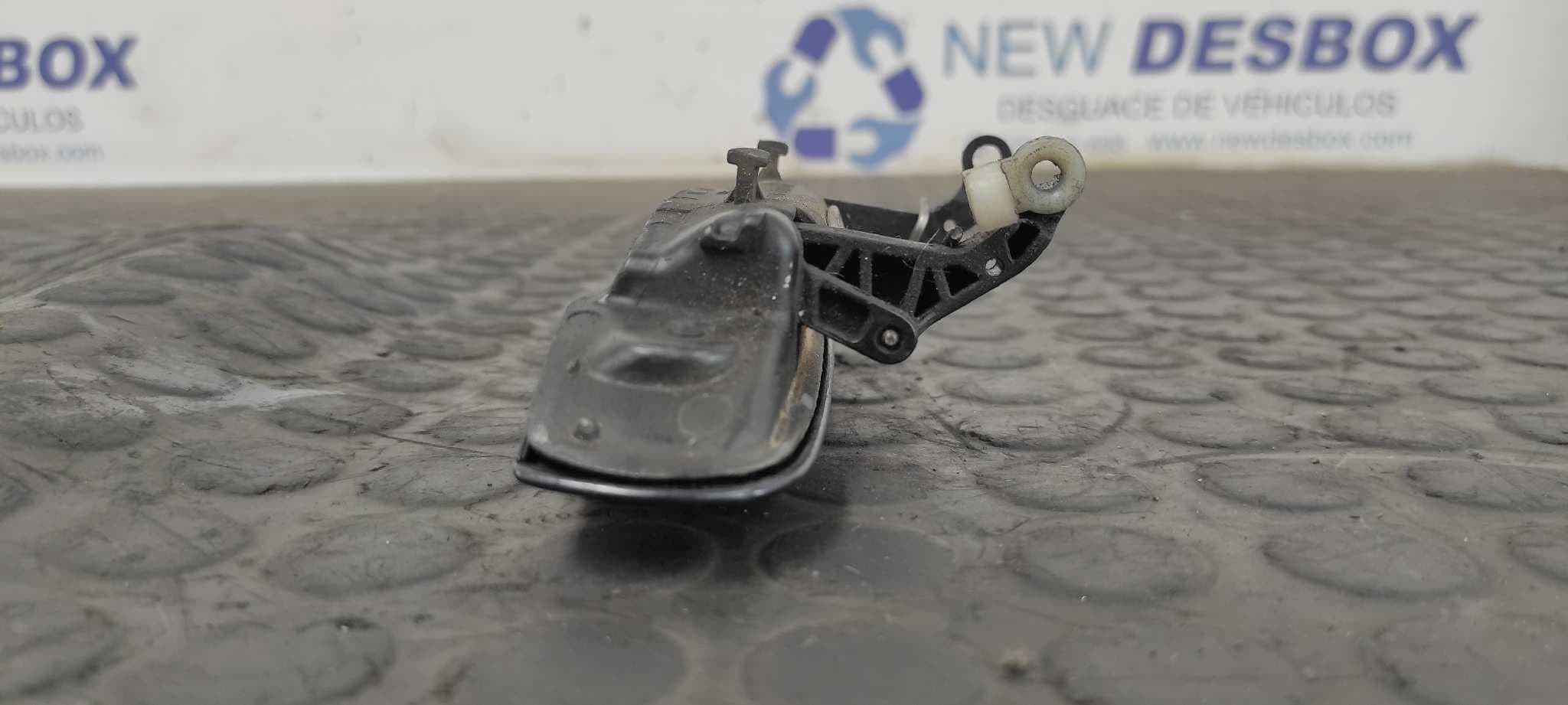 Recambio de MANETA DELANTERA DERECHA para AUDI A3 SPORTBACK (8P) 2.0 TDI BKD referencia OEM IAM 8E0839207   - BLANCO 4