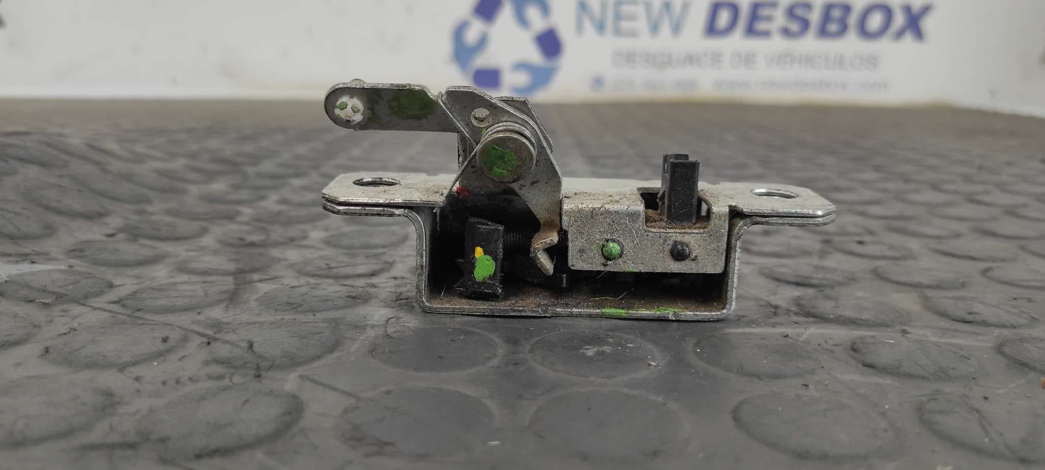 Recambio de CERRADURA MALETERO / PORTON para VOLKSWAGEN POLO (9N3) 1.4 16V BKY referencia OEM IAM    - BLANCO 5