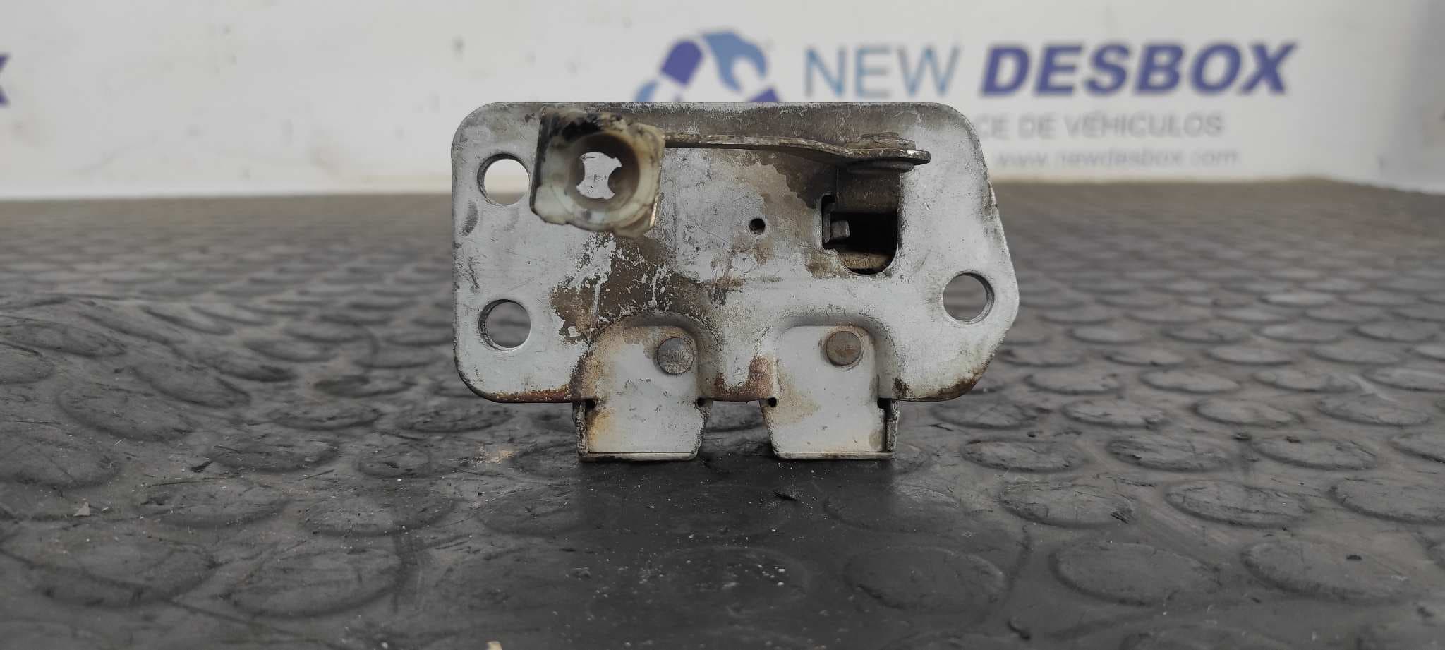Recambio de CERRADURA PUERTA TRASERA IZQUIERDA para NISSAN VANETTE CARGO (HC23) referencia OEM IAM 2