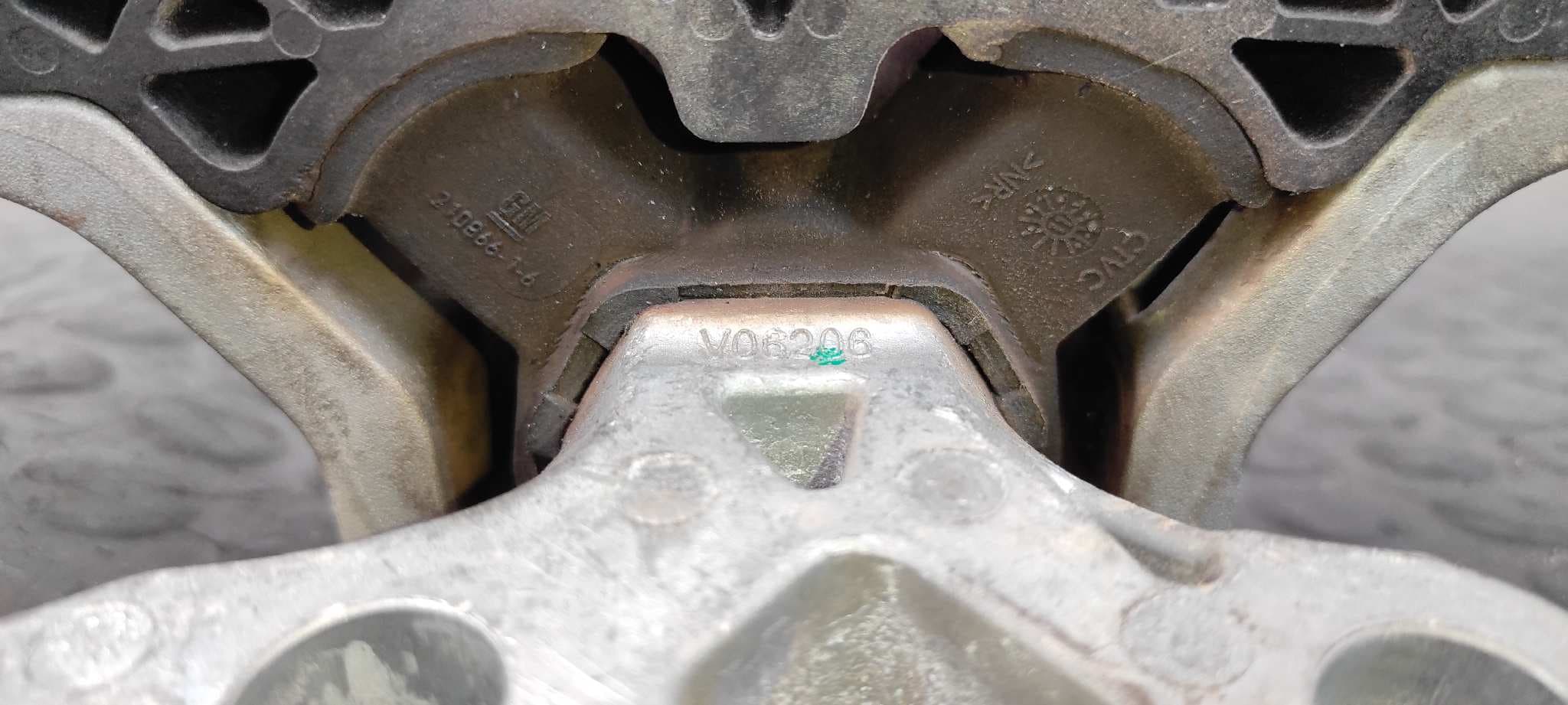 Recambio de SOPORTE MOTOR IZQUIERDO para RENAULT SCENIC II K9K P7 referencia OEM IAM 13248551   - PLATA 4
