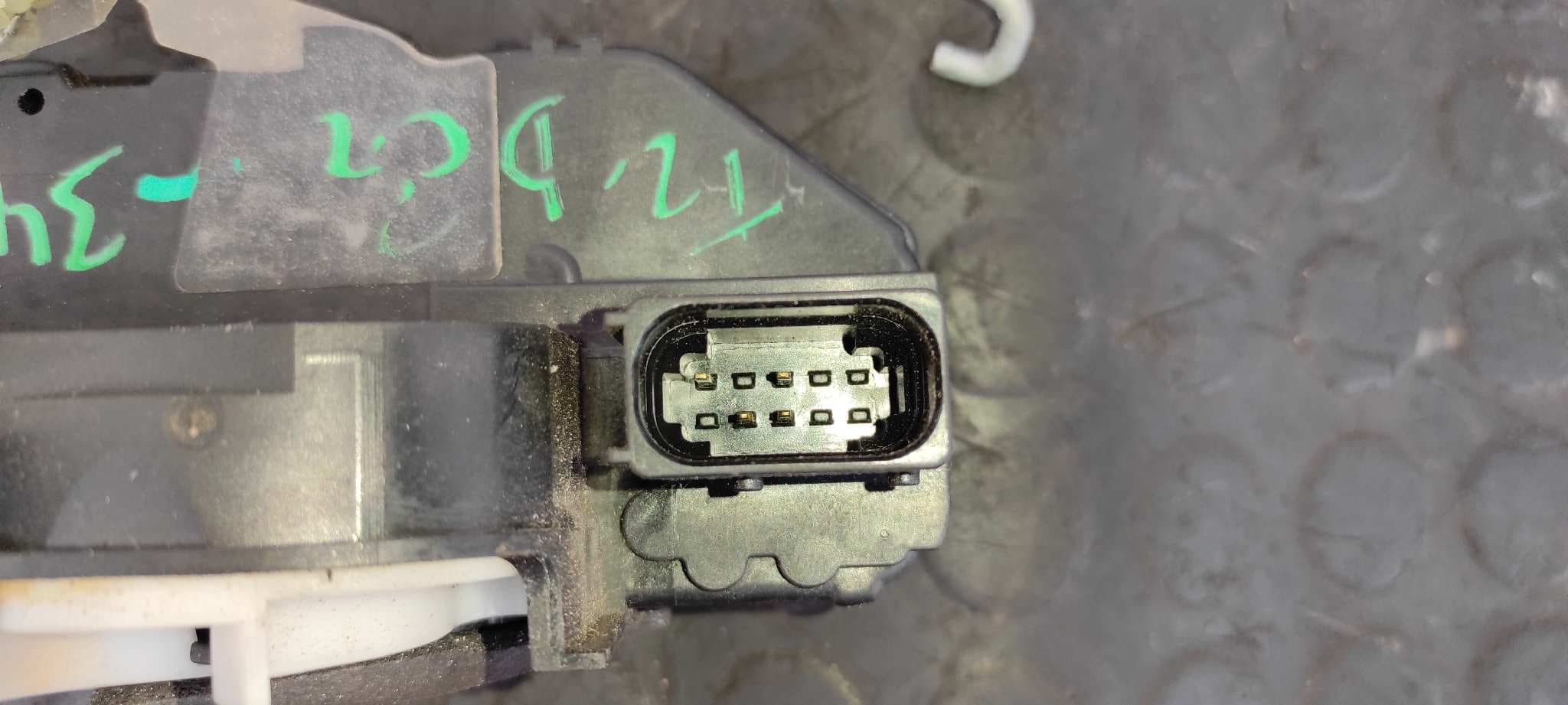 Recambio de CERRADURA PUERTA TRASERA DERECHA para CHEVROLET CRUZE F16D4 referencia OEM IAM 13578245   - PLATA 6