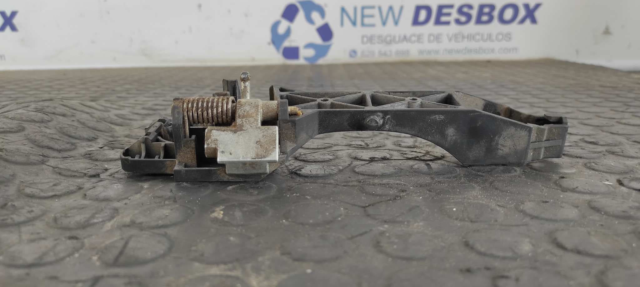 Recambio de MANETA DELANTERA DERECHA para HYUNDAI I30 Classic D4FB referencia OEM IAM    - BLANCO 4