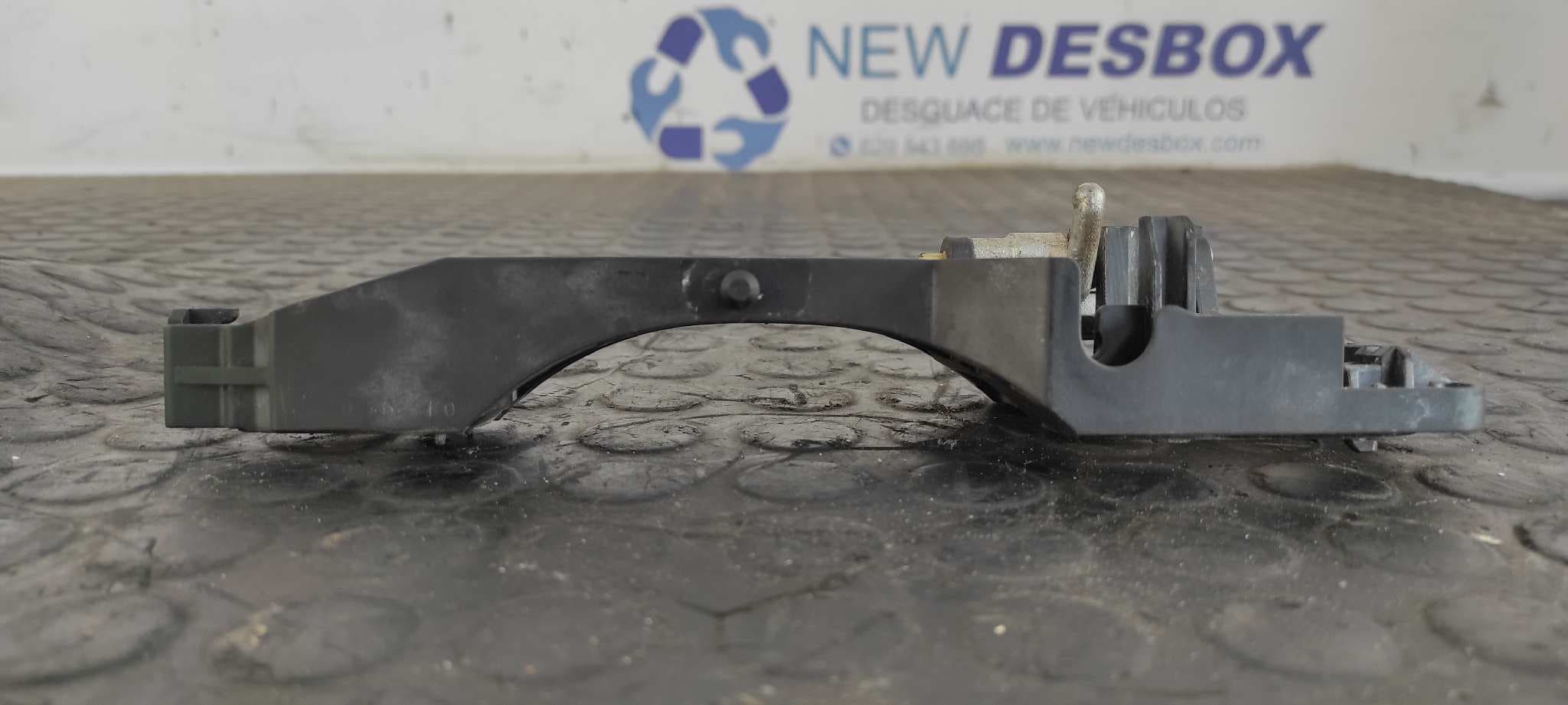 Recambio de MANETA DELANTERA DERECHA para HYUNDAI I30 Classic D4FB referencia OEM IAM    - BLANCO 2