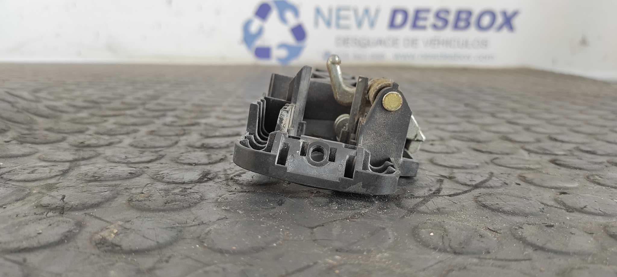 Recambio de MANETA DELANTERA DERECHA para HYUNDAI I30 Classic D4FB referencia OEM IAM    - BLANCO 3