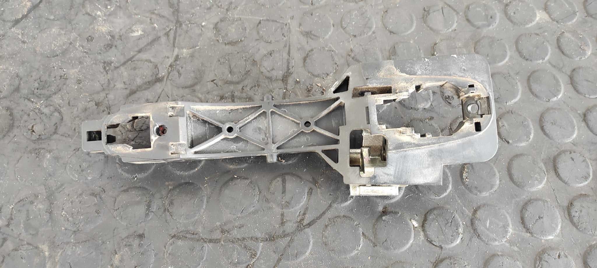 Recambio de MANETA DELANTERA DERECHA para HYUNDAI I30 Classic D4FB referencia OEM IAM    - BLANCO 5