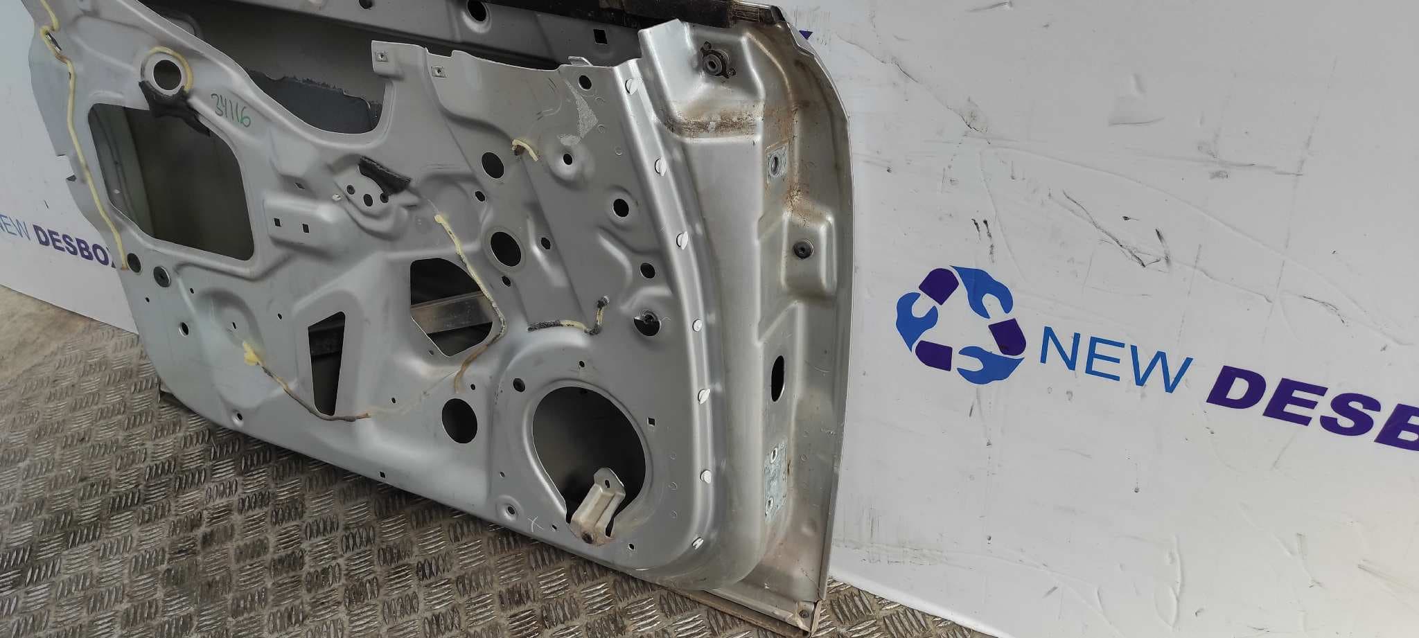 Recambio de PUERTA DELANTERA IZQUIERDA para AUDI A4 AVANT (8E) BRE referencia OEM IAM    - BLANCO 7