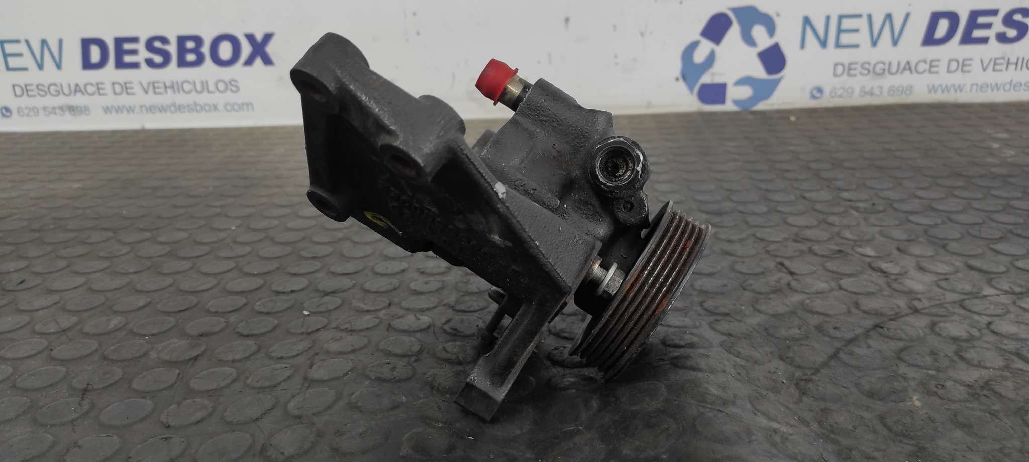 Recambio de BOMBA DIRECCION para RENAULT TRAFIC (DESDE 5.89) S8U referencia OEM IAM 26038257 8