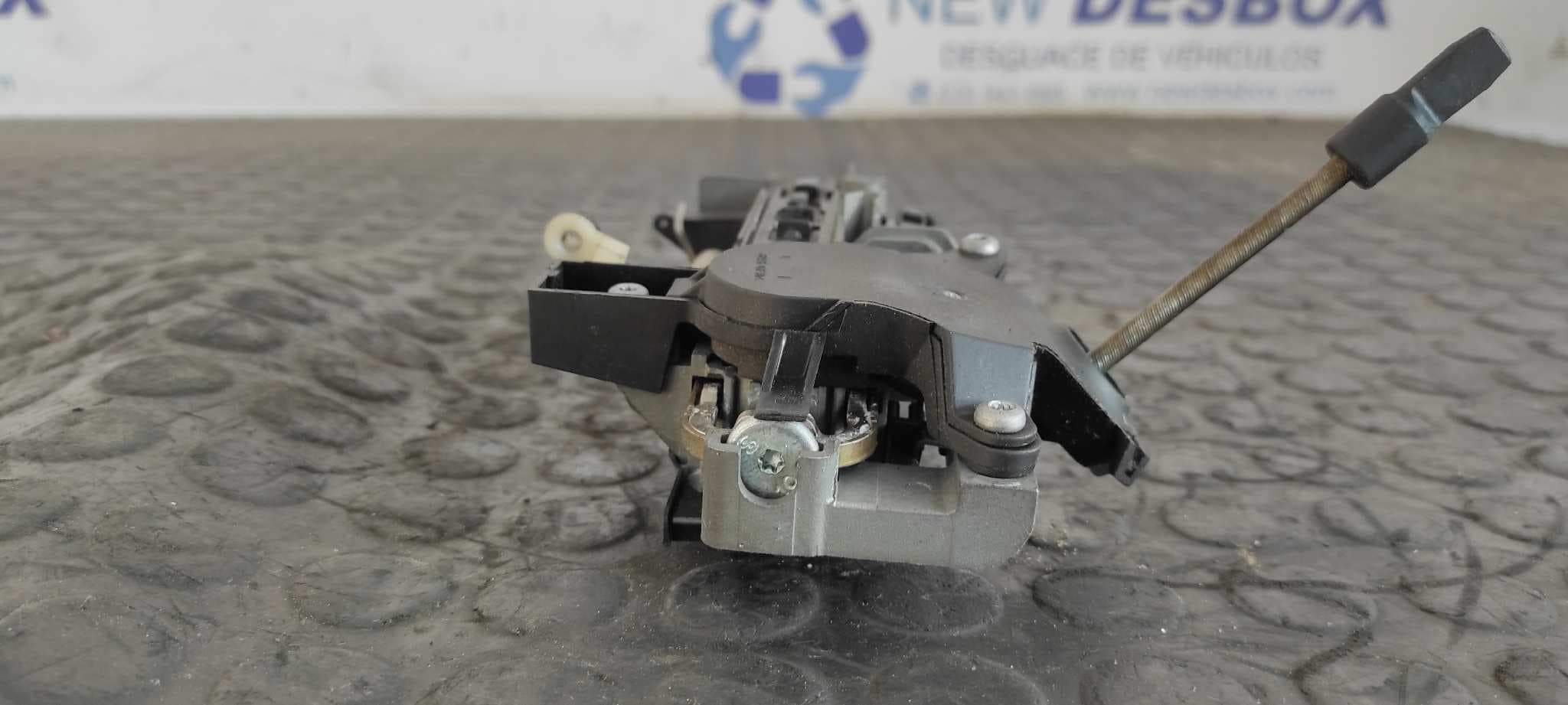 Recambio de MANETA DELANTERA IZQUIERDA para AUDI A4 AVANT (8E) 2.0 TDI Quattro (DPF) BRE referencia OEM IAM    - BLANCO 2