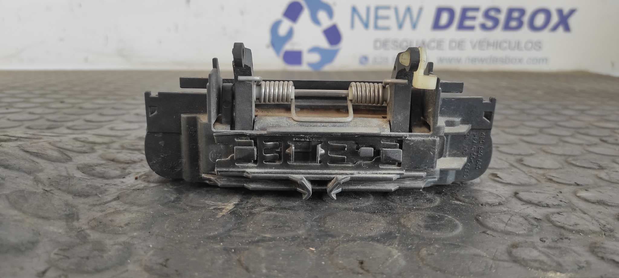 Recambio de MANETA TRASERA DERECHA para AUDI A4 AVANT (8E) 2.0 TDI Quattro (DPF) BRE referencia OEM IAM 4B0839885   - BLANCO 7