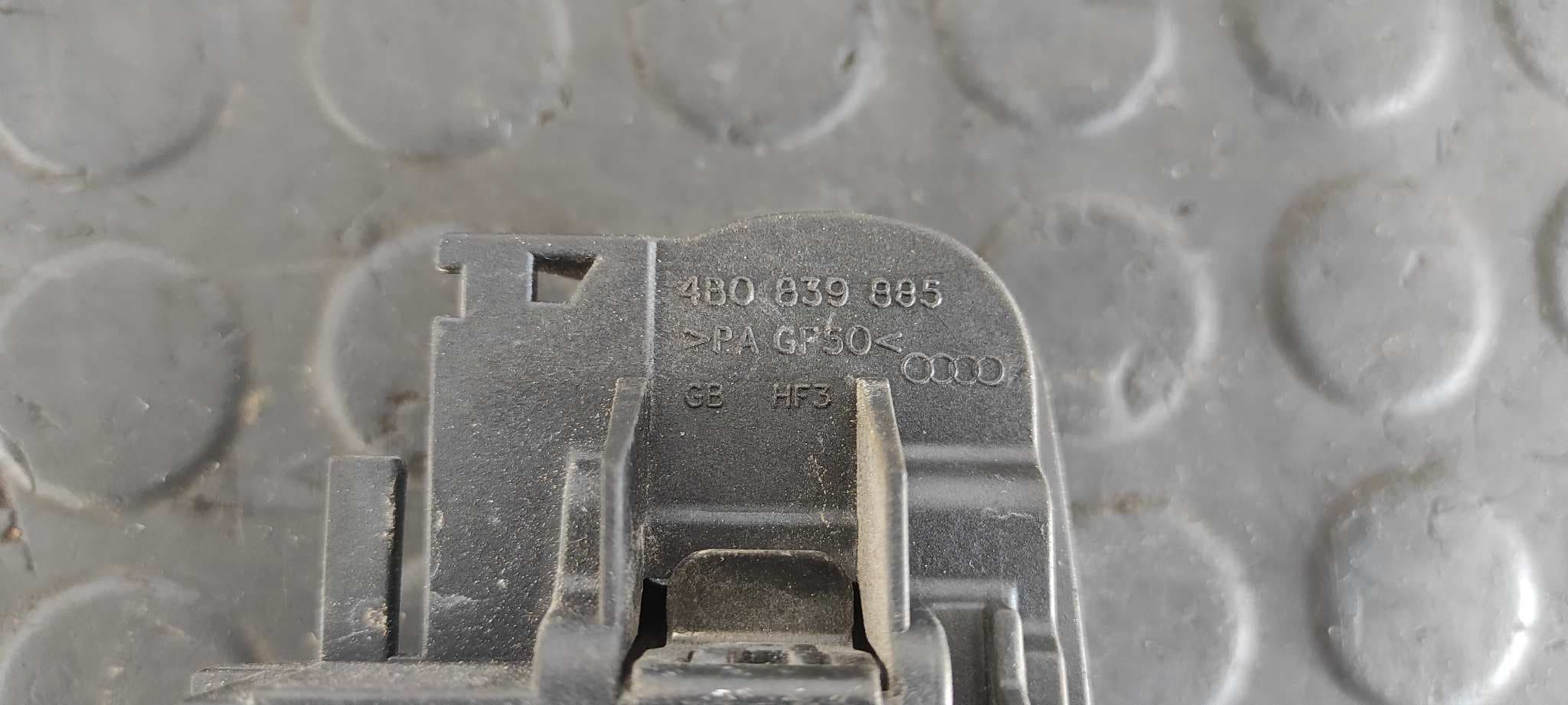 Recambio de MANETA TRASERA DERECHA para AUDI A4 AVANT (8E) 2.0 TDI Quattro (DPF) BRE referencia OEM IAM 4B0839885   - BLANCO 3