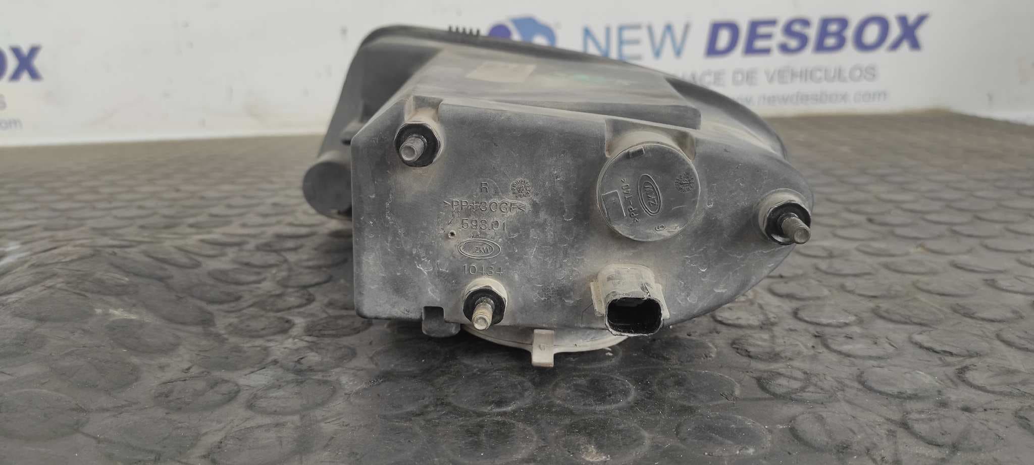 Recambio de FARO ANTINIEBLA DERECHO para CHRYSLER VOYAGER (RG) 2.5 CRD CAT VM07C referencia OEM IAM 04857238AB   - AZUL 9