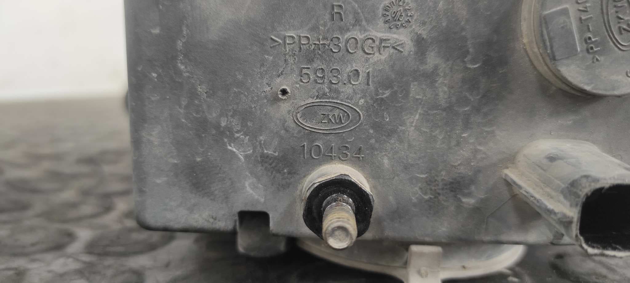 Recambio de FARO ANTINIEBLA DERECHO para CHRYSLER VOYAGER (RG) 2.5 CRD CAT VM07C referencia OEM IAM 04857238AB   - AZUL 2