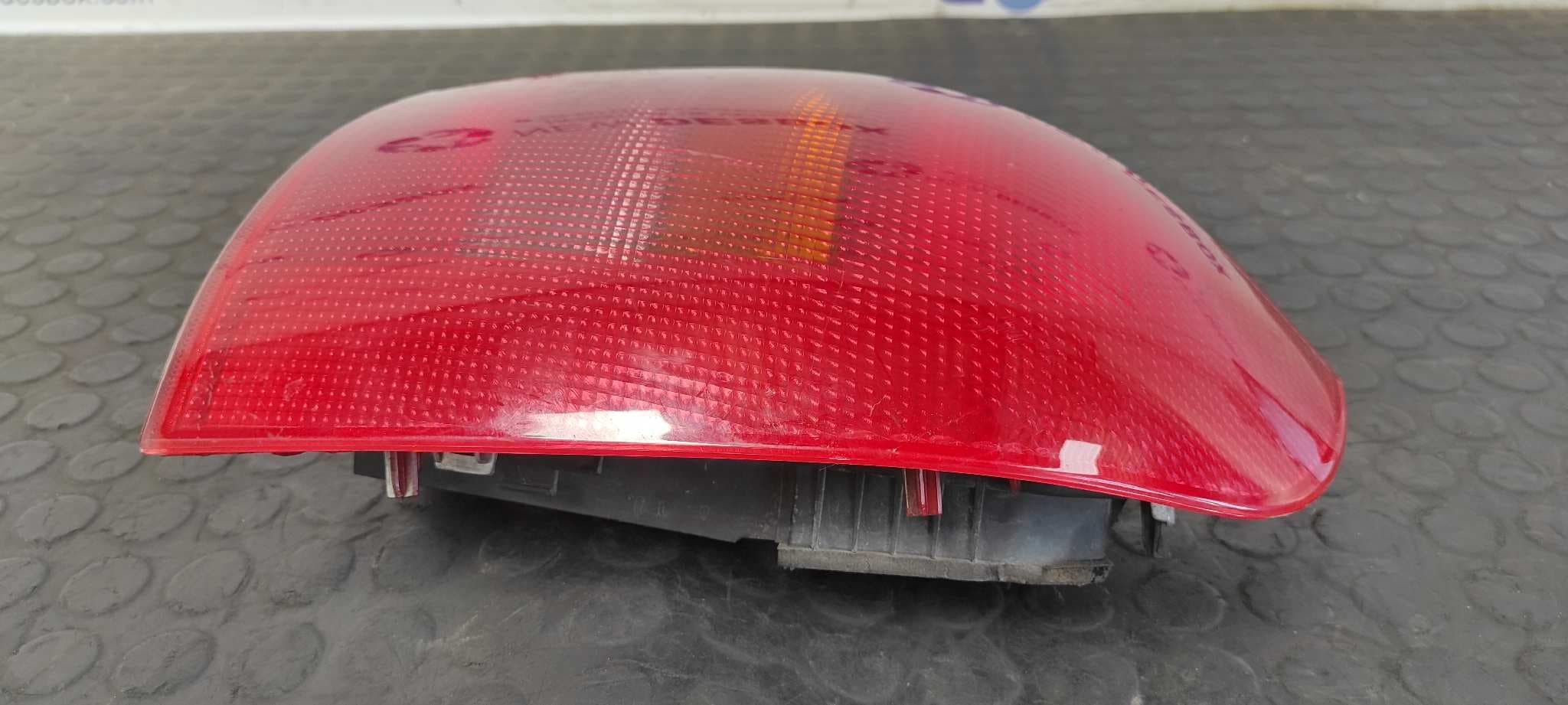 Recambio de PILOTO TRASERO DERECHO para RENAULT CLIO II FASE I (B/CBO) 1.9 D F9Q H7 referencia OEM IAM 085511929RR   - BLANCO 2