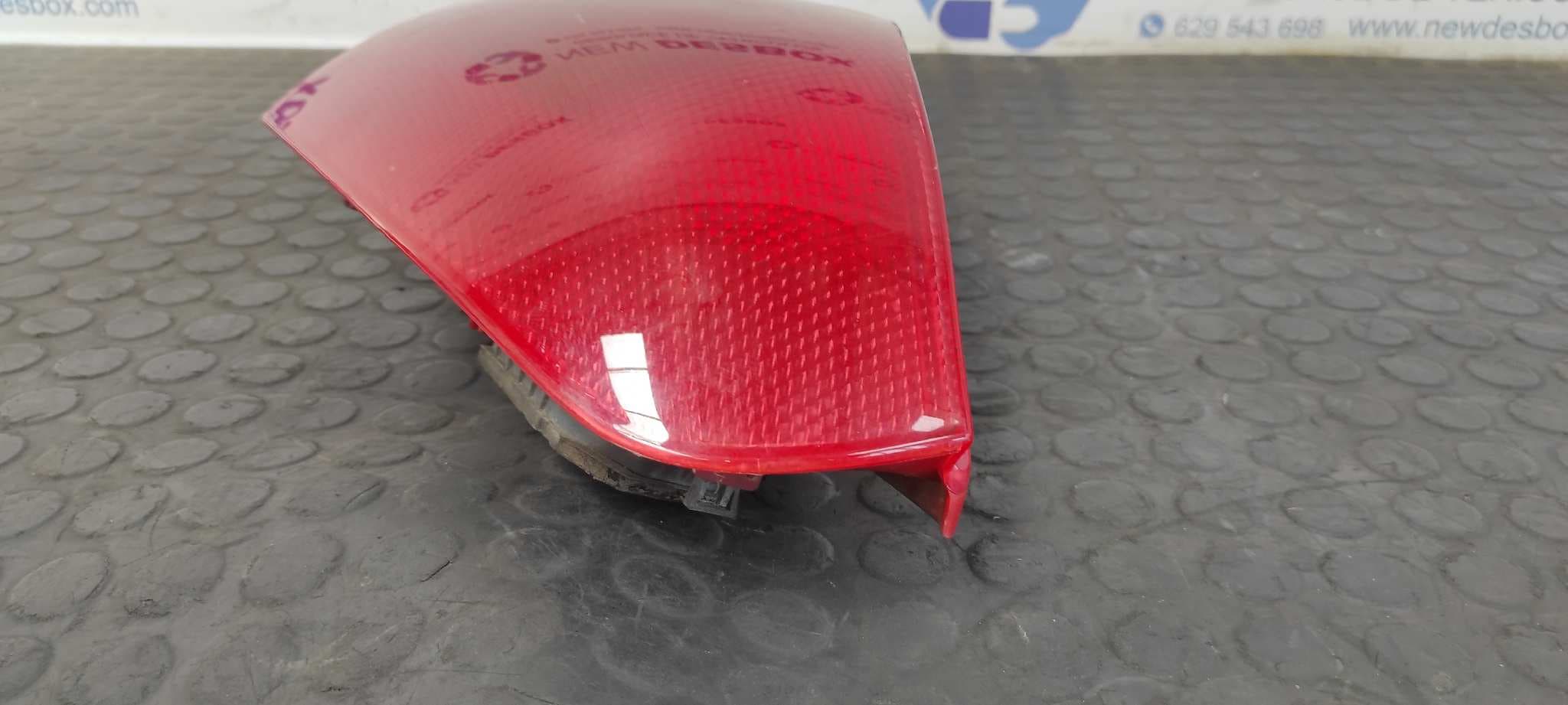Recambio de PILOTO TRASERO DERECHO para RENAULT CLIO II FASE I (B/CBO) 1.9 D F9Q H7 referencia OEM IAM 085511929RR   - BLANCO 4