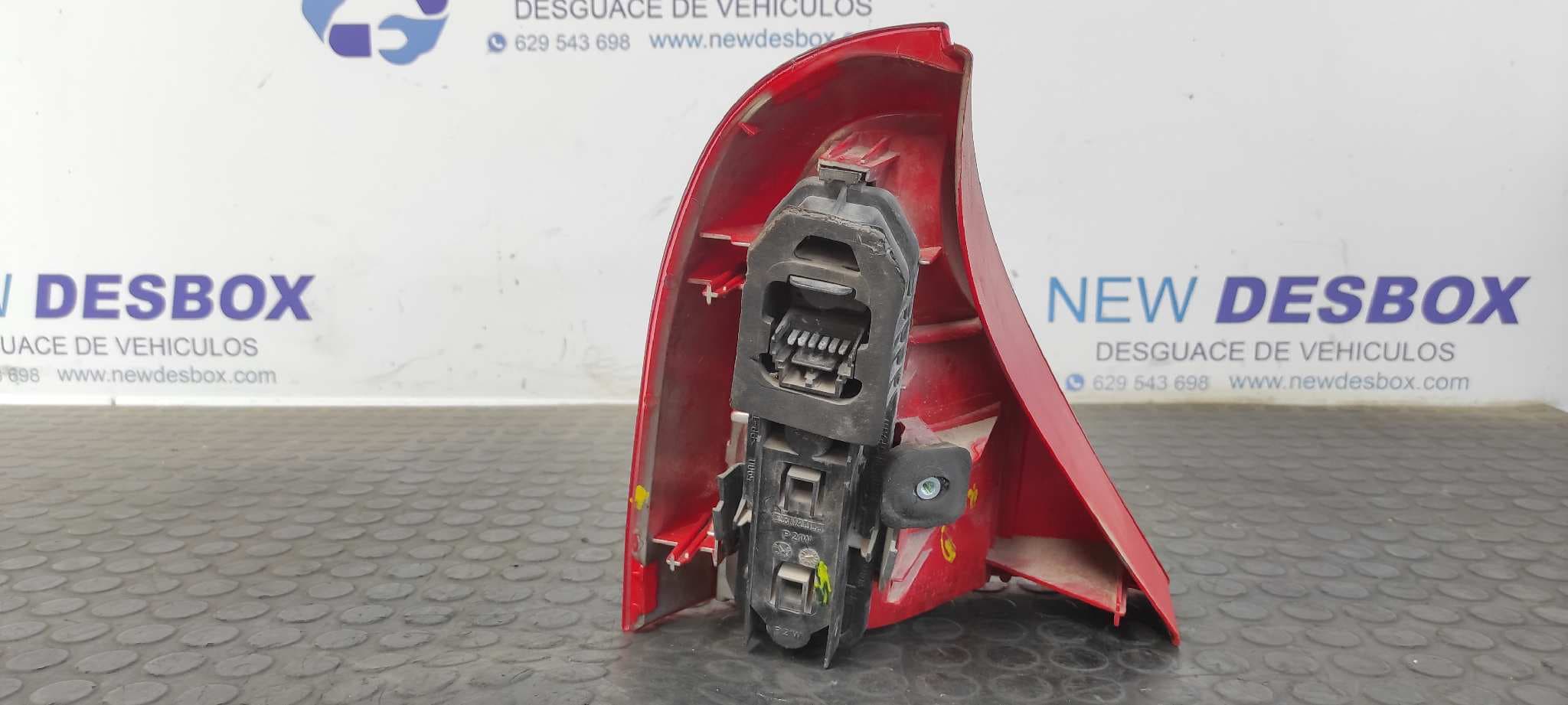 Recambio de PILOTO TRASERO DERECHO para RENAULT CLIO II FASE I (B/CBO) 1.9 D F9Q H7 referencia OEM IAM 085511929RR   - BLANCO 7