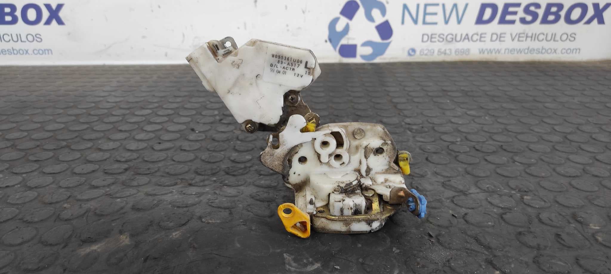 Recambio de CERRADURA PUERTA DELANTERA IZQUIERDA para NISSAN VANETTE CARGO (HC23) Familiar (5 asientos) LD23 referencia OEM IAM 8055361U06   - BLANCO