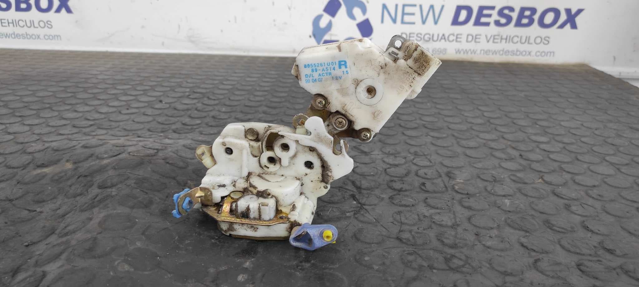 Recambio de CERRADURA PUERTA DELANTERA DERECHA para NISSAN VANETTE CARGO (HC23) Familiar (5 asientos) LD23 referencia OEM IAM 8055261U01   - BLANCO