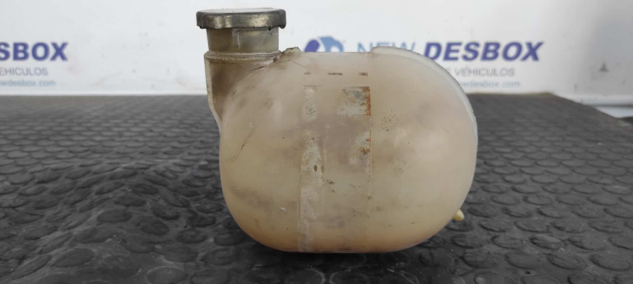Recambio de DEPOSITO EXPANSION para NISSAN VANETTE CARGO (HC23) Familiar (5 asientos) LD23 referencia OEM IAM 217119C001   - BLANCO 4