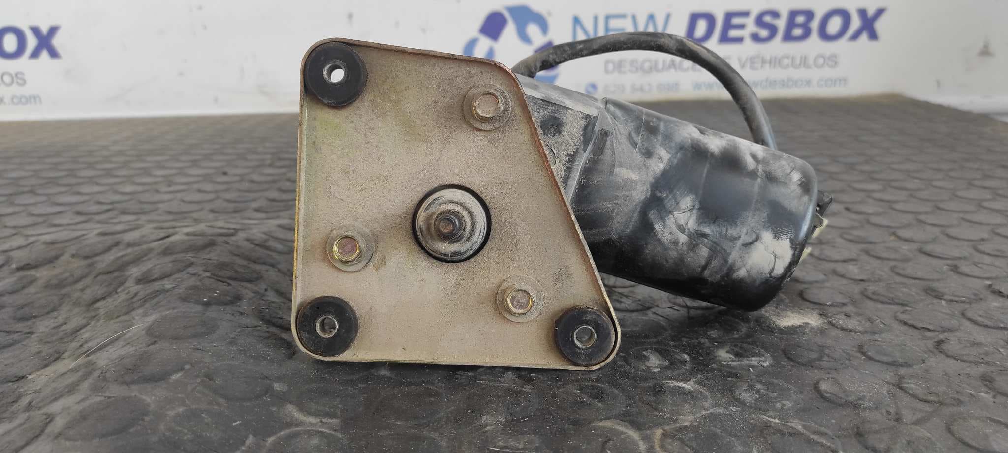 Recambio de MOTOR LIMPIA DELANTERO para NISSAN VANETTE CARGO (HC23) Familiar (5 asientos) LD23 referencia OEM IAM 9390332230   - BLANCO 2
