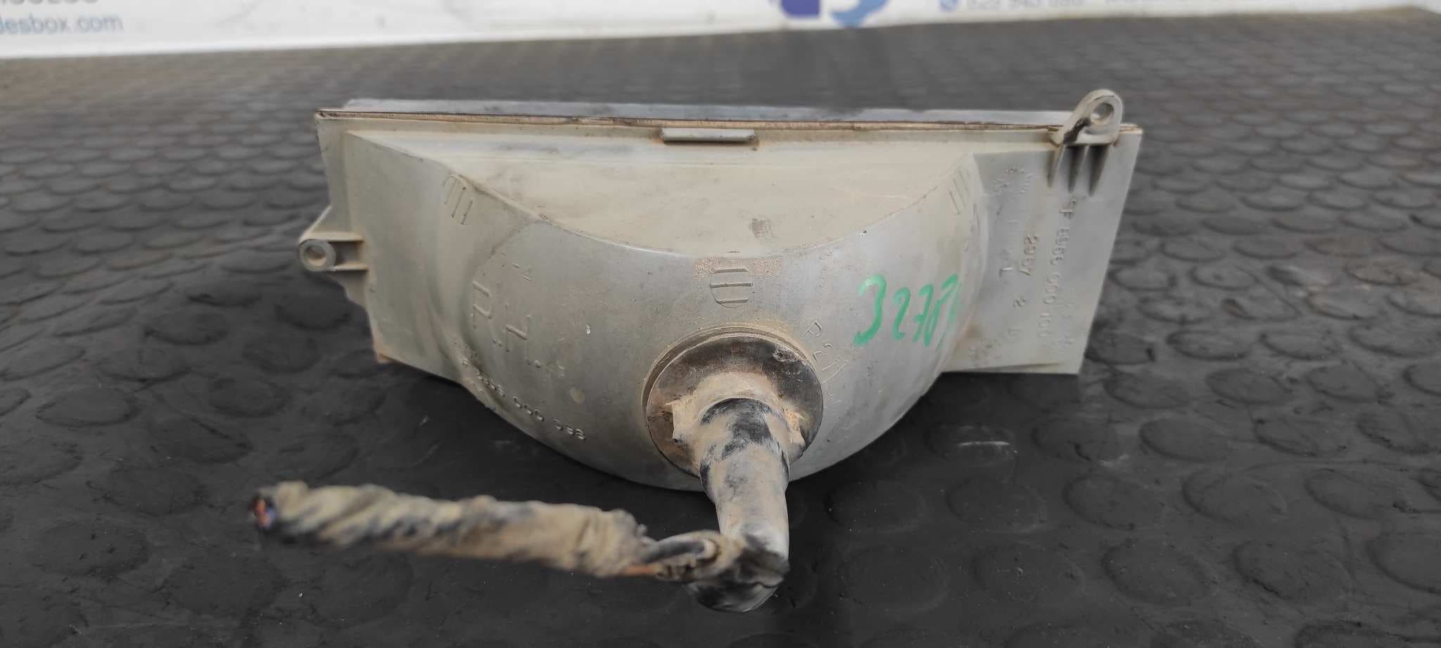 Recambio de PILOTO DELANTERO DERECHO para JEEP GR.CHEROKEE (WJ/WG) 4.0 i ERH referencia OEM IAM 8956000100   - VERDE 2
