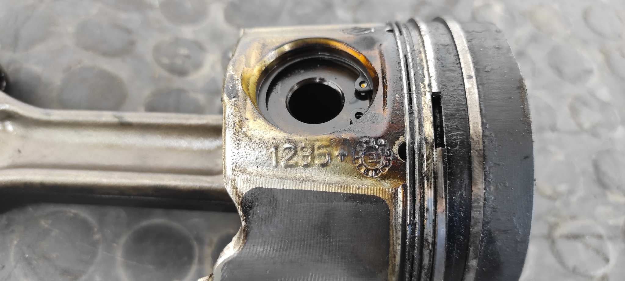 Recambio de PISTON para RENAULT MEGANE II BERLINA 3P Confort Authentique F9Q D8 referencia OEM IAM KSSMP / 1295+   - BLANCO 3