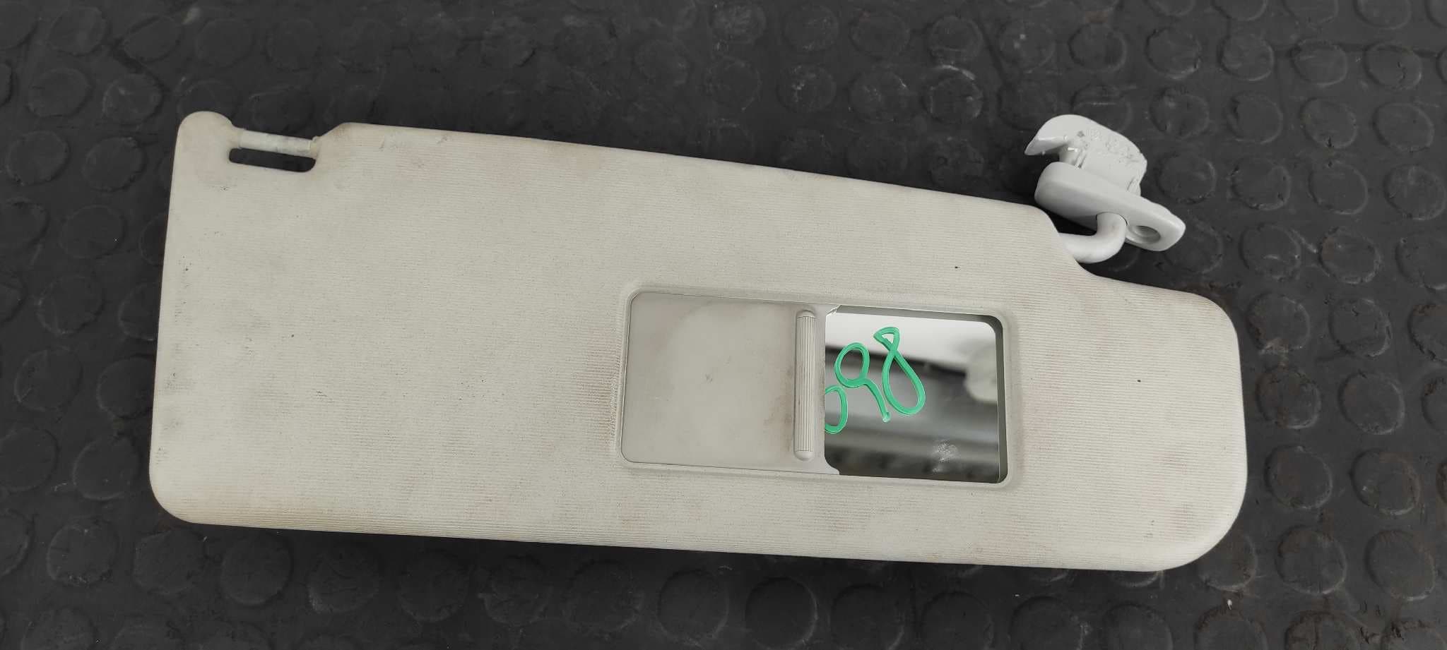 Recambio de PARASOL DERECHO para SEAT LEON (1P1) 1.9 TDI BXF referencia OEM IAM 5Q0857552   - BLANCO